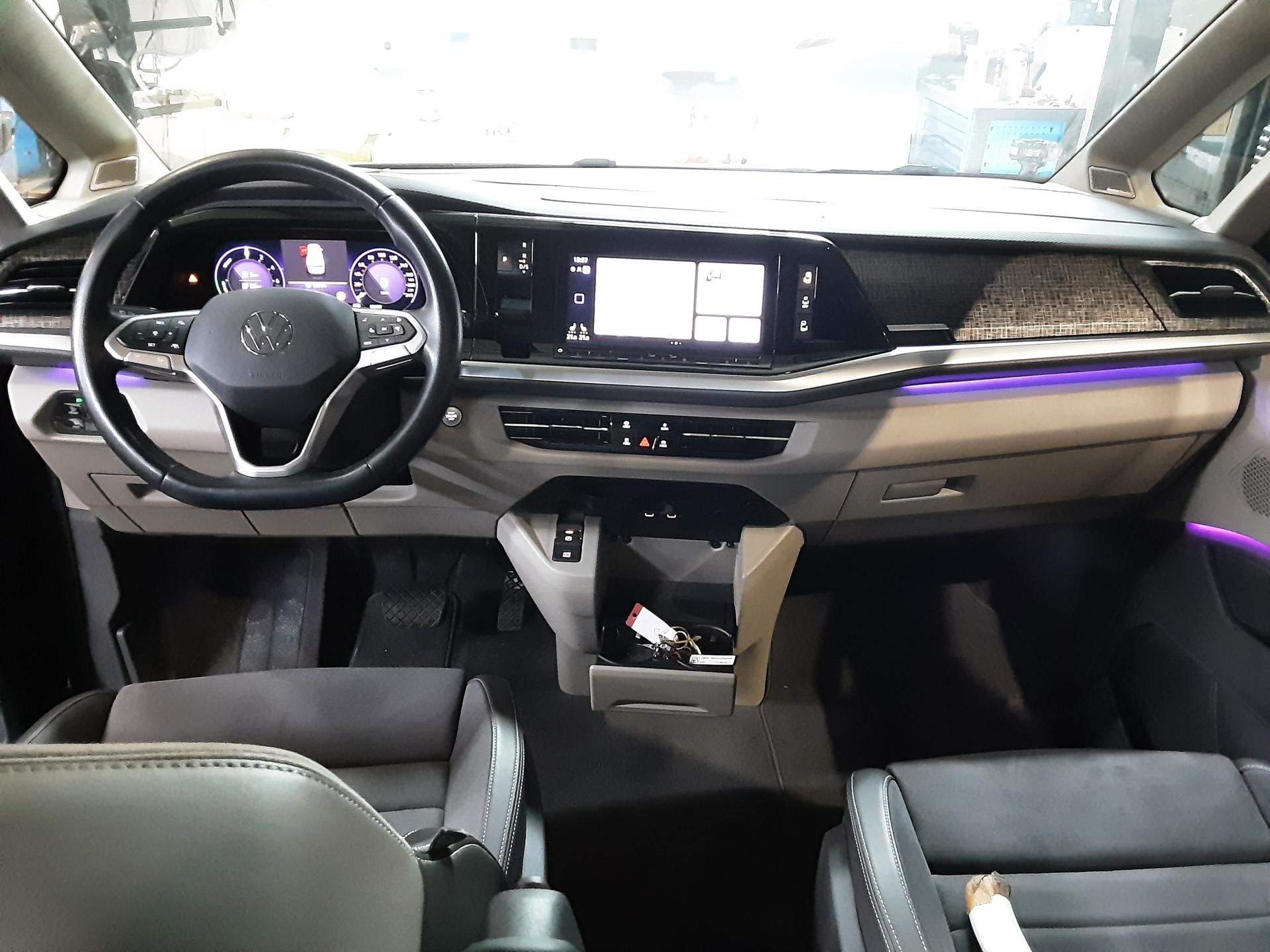Volkswagen Multivan, 1.4 TSI P/HEV 160kW Style - fotka 3
