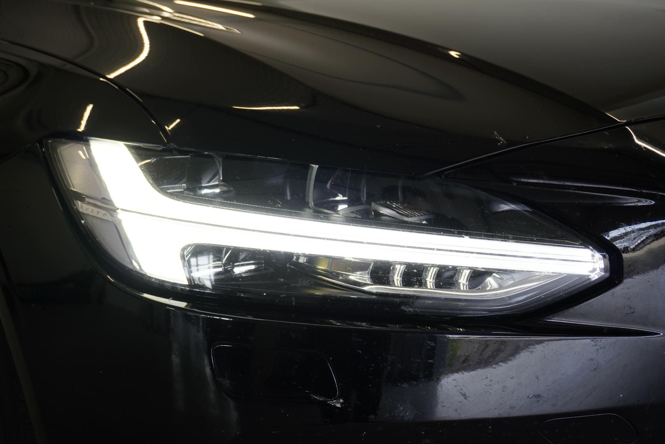 Volvo V90, 2.0 D4 MOMENTUM AUTOMAT 8st. - fotka 2