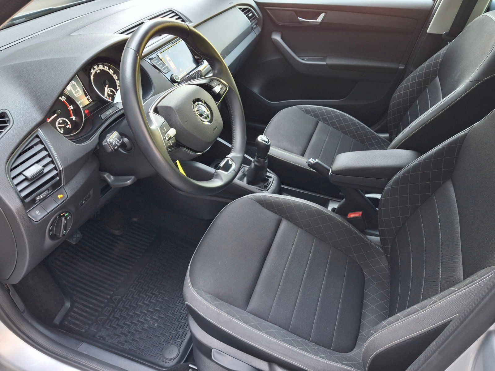 Škoda Fabia, Combi Ambition 1,0TSi 70kW - fotka 6