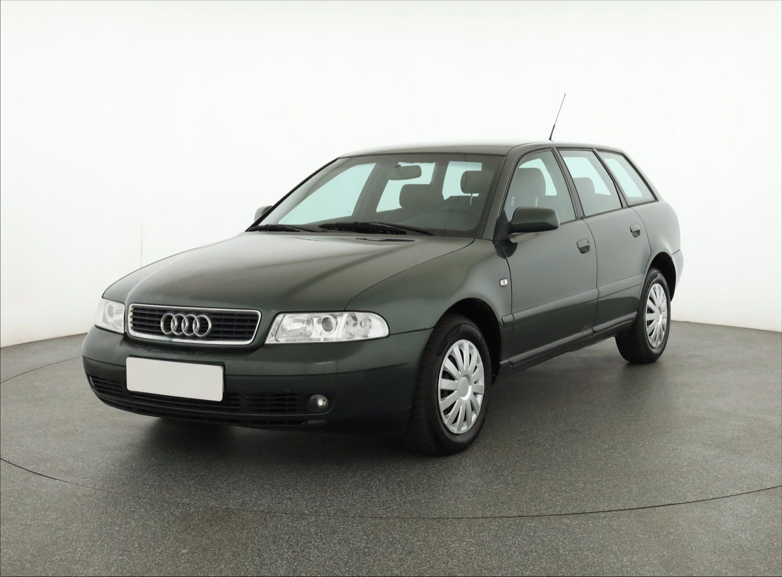 Audi A4, 1.9 TDI, Tažné, Klima - fotka 2