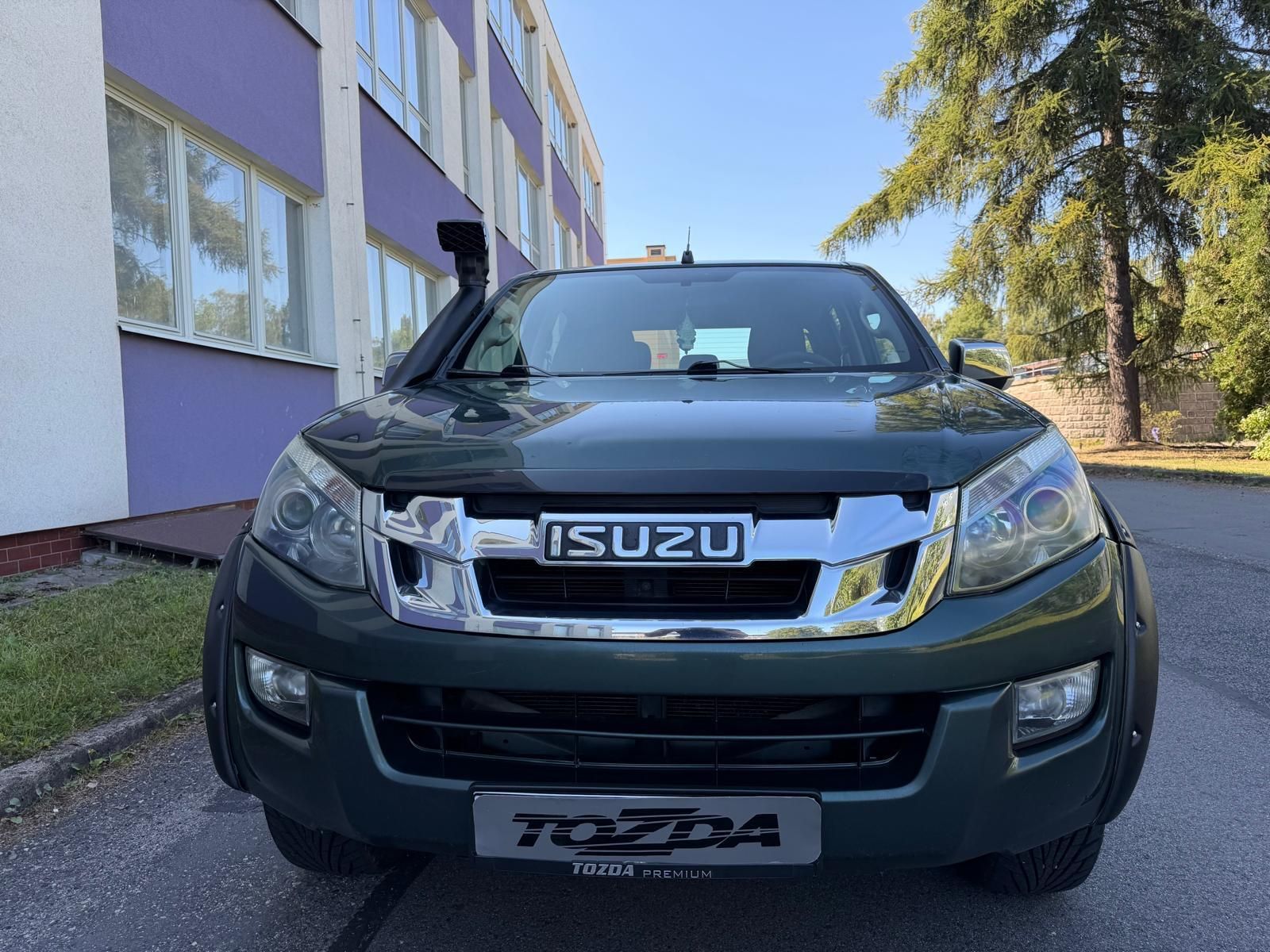 Isuzu D-Max, 2,5 D 4WD automat - fotka 6
