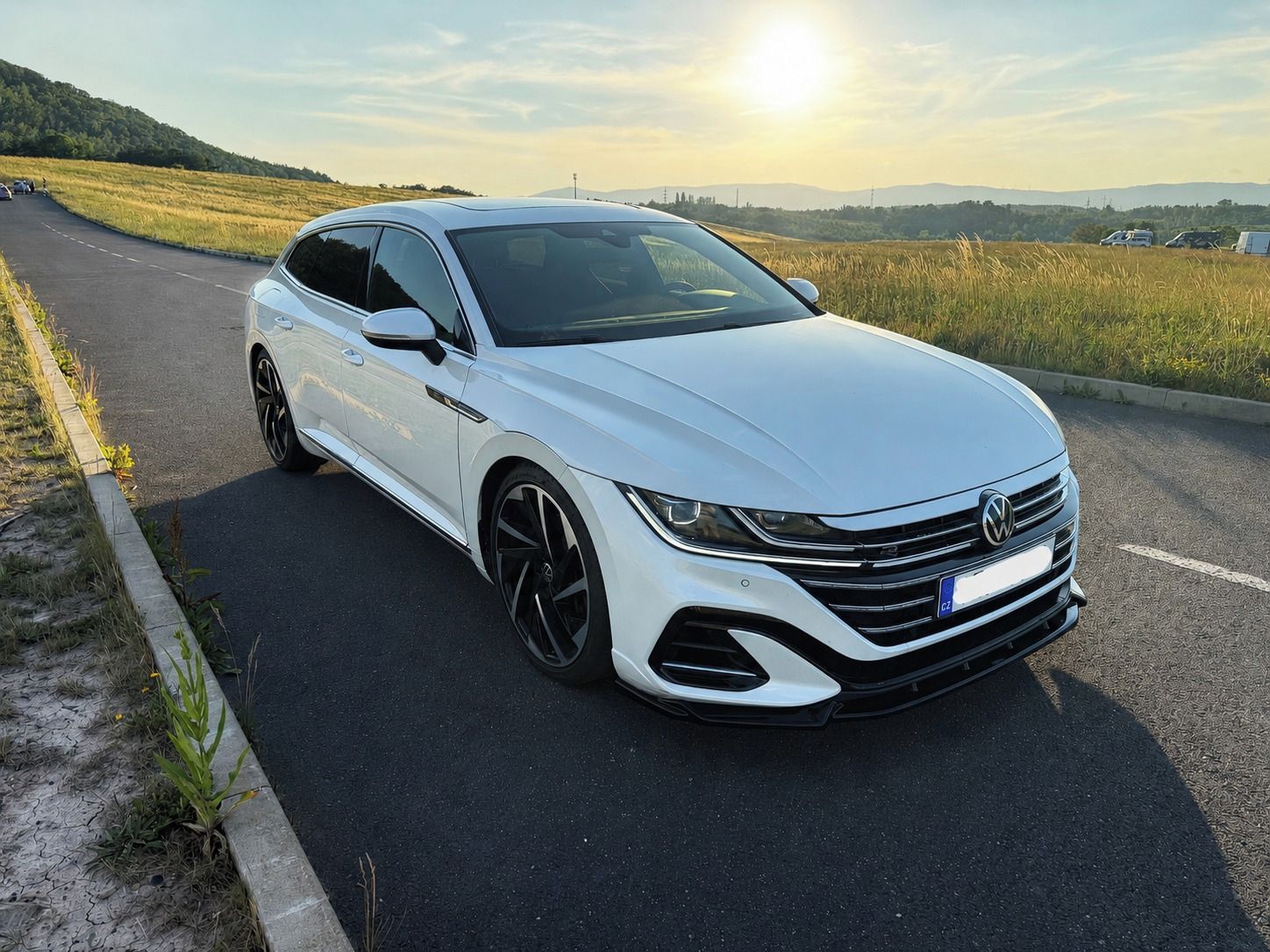 Volkswagen Arteon Shooting Brake, 2.0TSI, 260 kw,4x4,84 200km,ČR - fotka 2