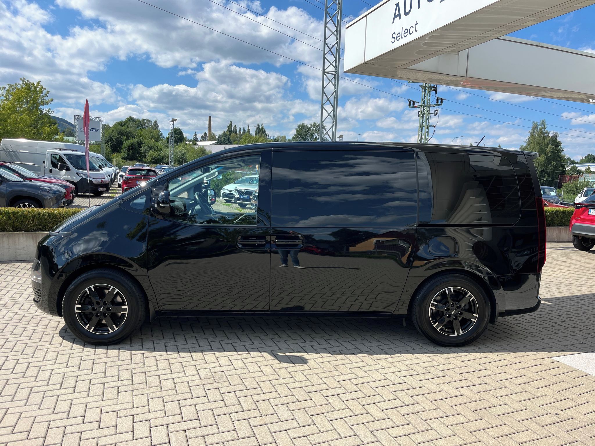 Hyundai Staria, 2.2 CRDi 130kW Comfort 9 míst - fotka 3