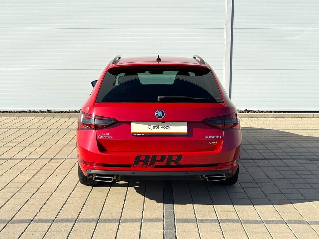Škoda Superb, SportLine 2.0 TSI 206 kW - fotka 6