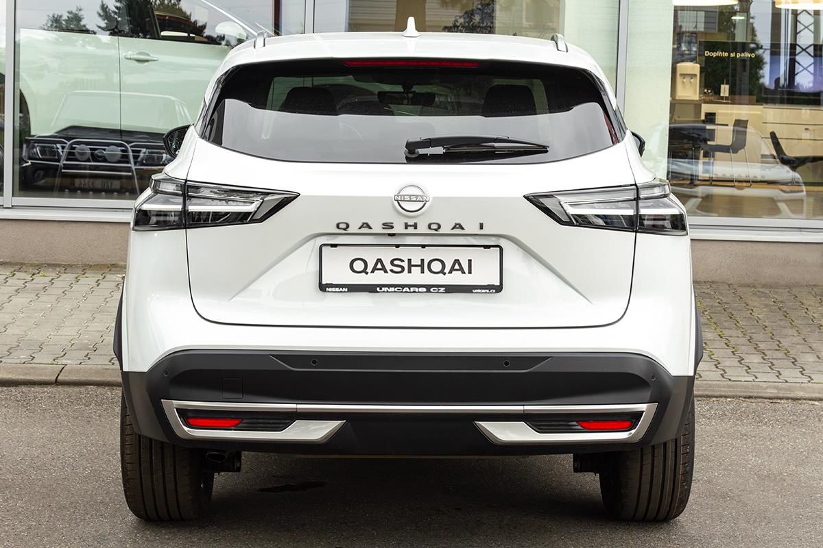 Nissan Qashqai, 1,3 DIG-T X-TRONIC N-CONNECTA - fotka 6