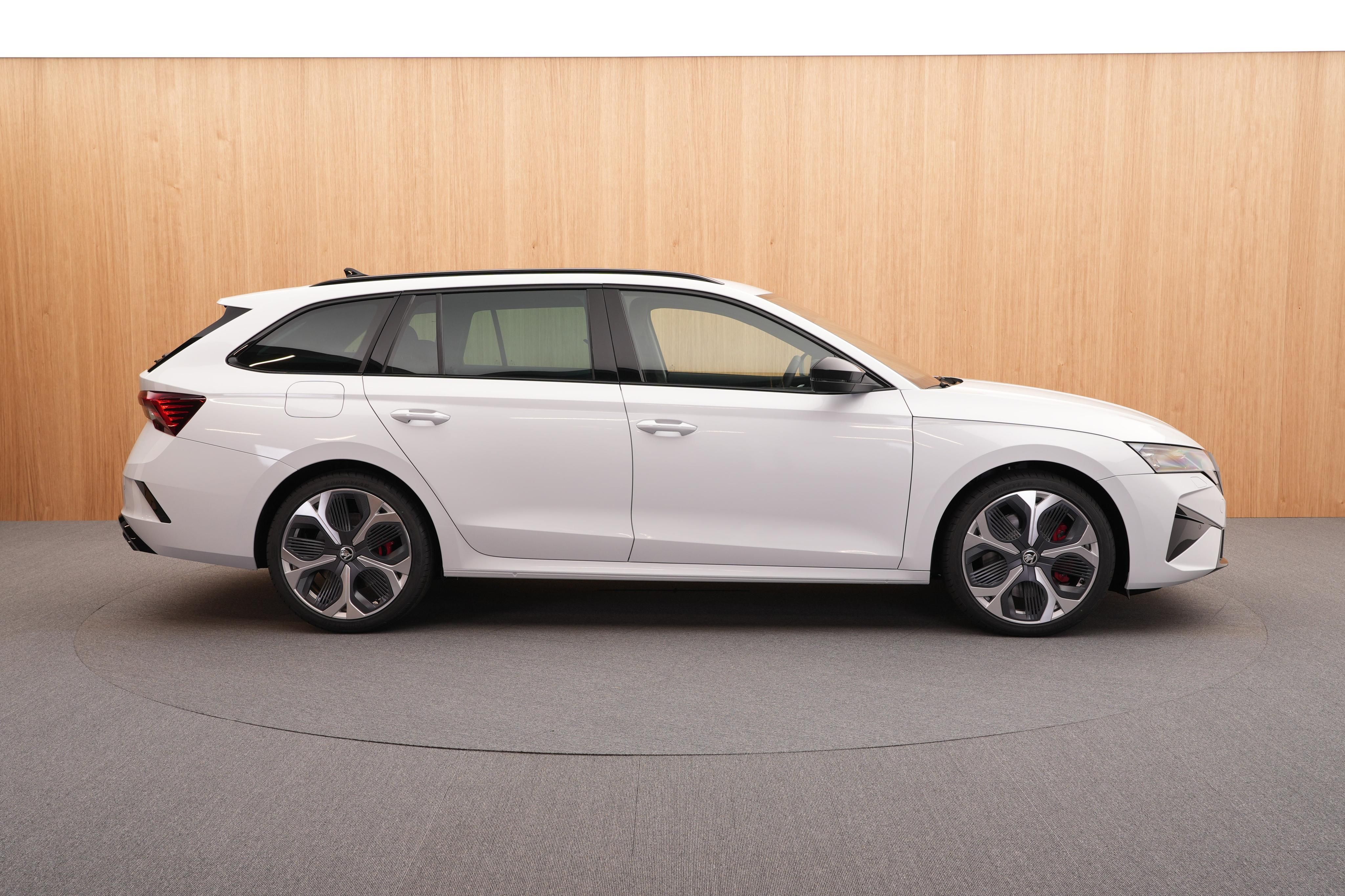 Škoda Octavia, RS 2.0 TSI DSG - fotka 5