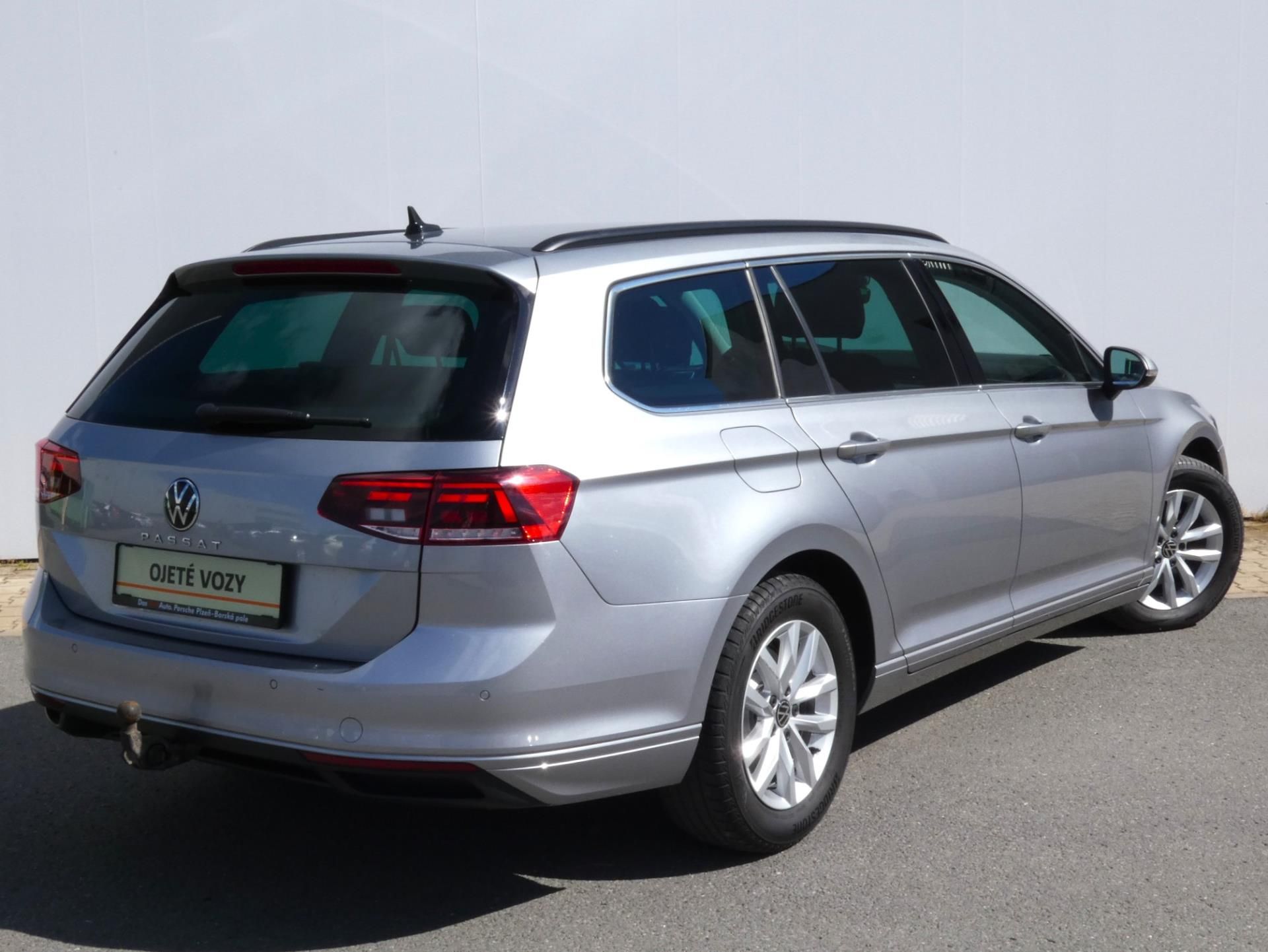 Volkswagen Passat, Variant Business 2.0 TDI DSG - fotka 2