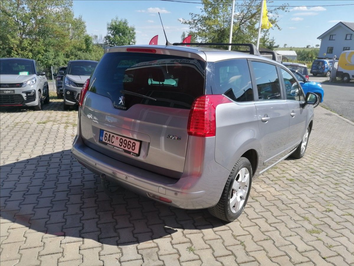 Peugeot 5008, 1,6 BlueHDi 88kW, 7 míst NAVI - fotka 5