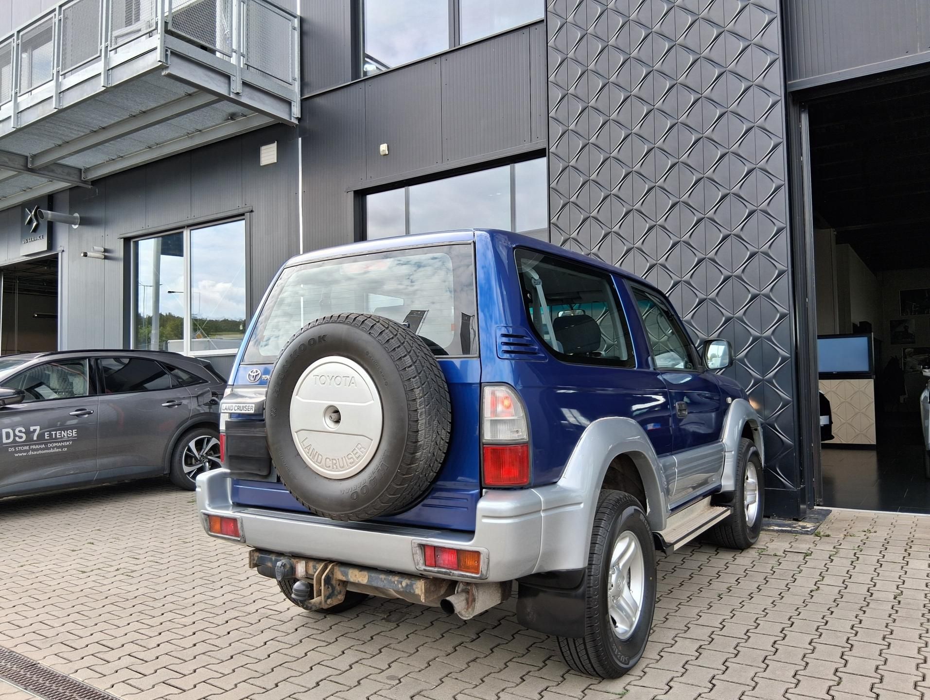 Toyota Land Cruiser, 3.0 TD GX 4x4 92 kW - fotka 3