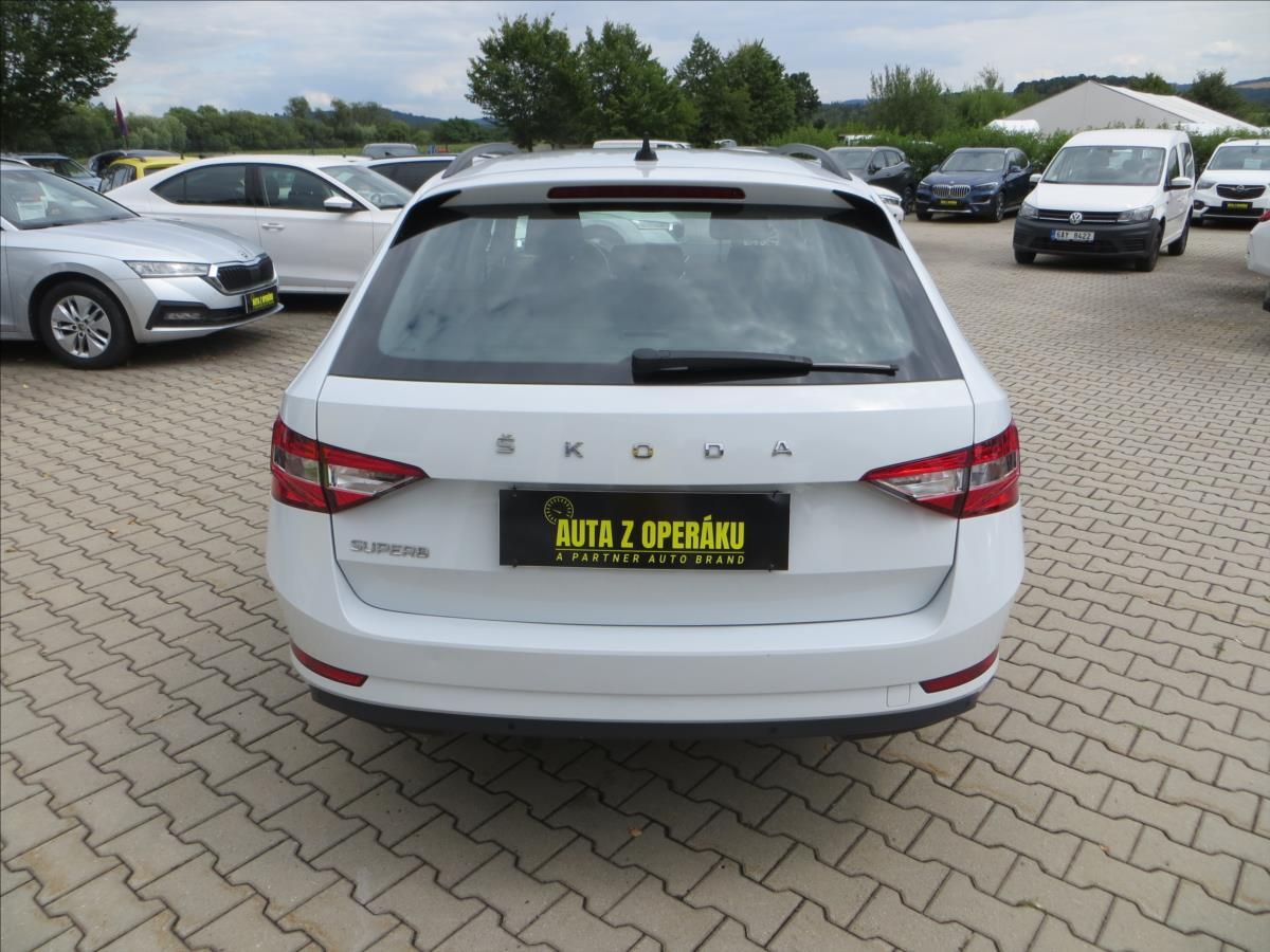 Škoda Superb, 2,0 TDI Ambition DSG TAŽNÉ ČR - fotka 6