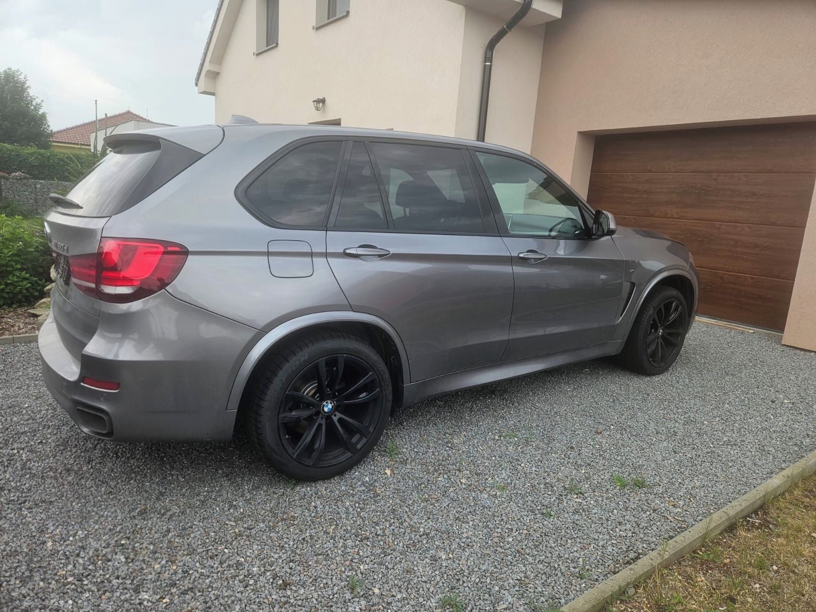 BMW X5, M50D,1MAJITEL NEBOURANÉ ser.k. - fotka 4