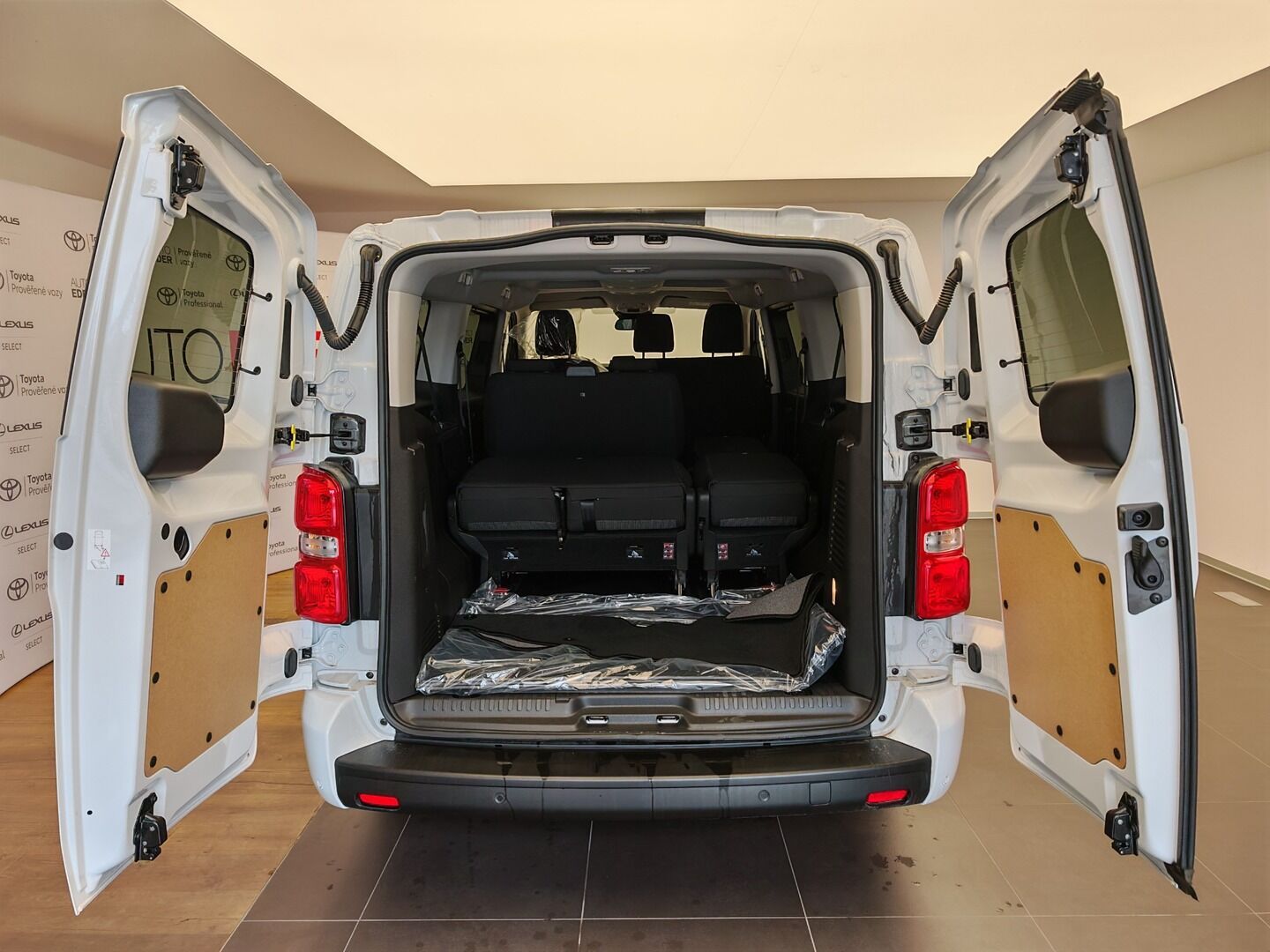 Toyota Proace Verso, 2.0L Diesel (144 hp) Business - fotka 6