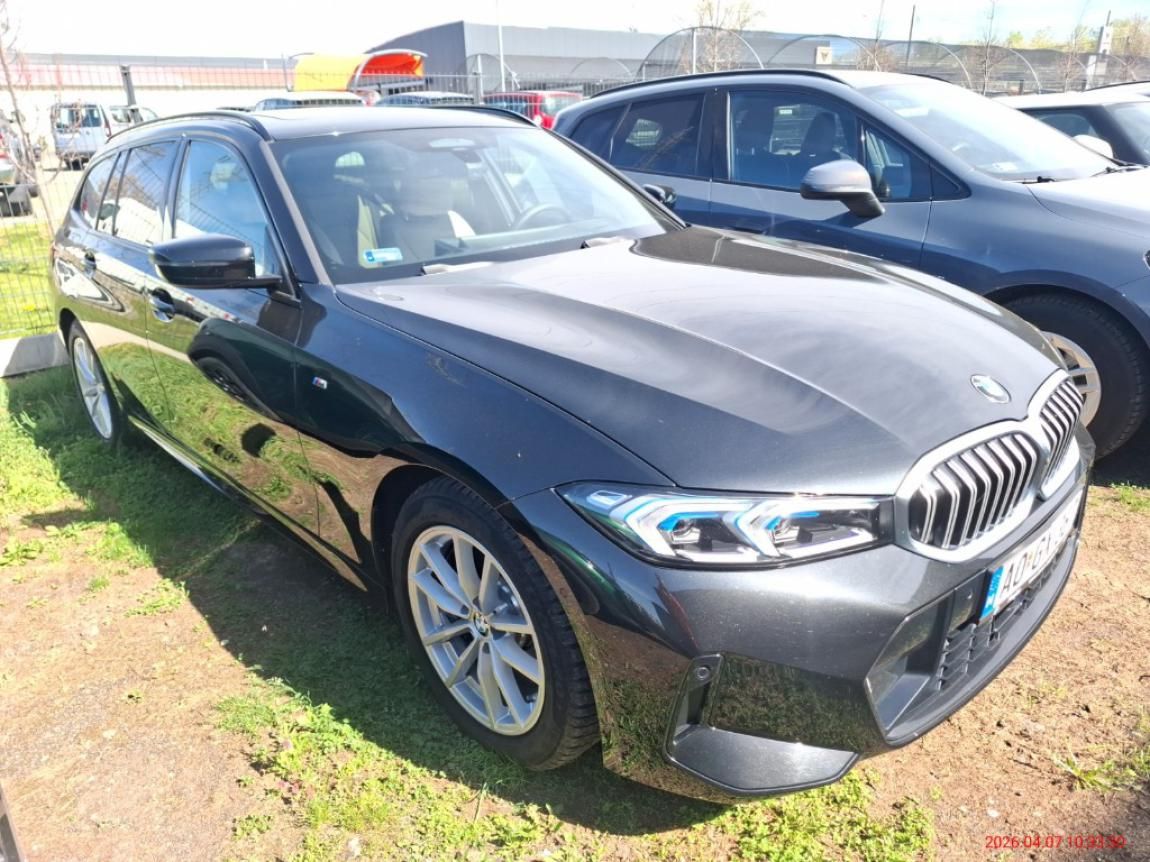 BMW Řada 3, 330d xDrive Touring - fotka 3