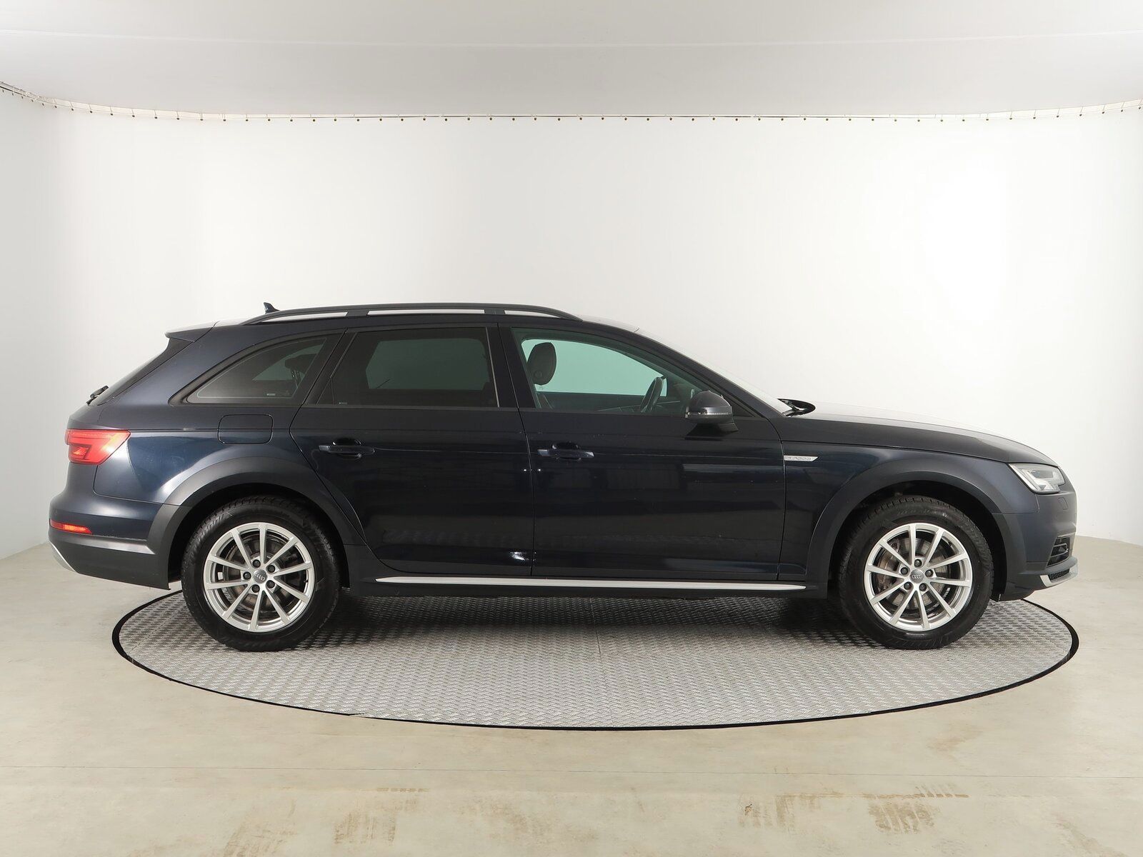 Audi A4 allroad, 2.0 TDI, 4X4, Automat - fotka 6