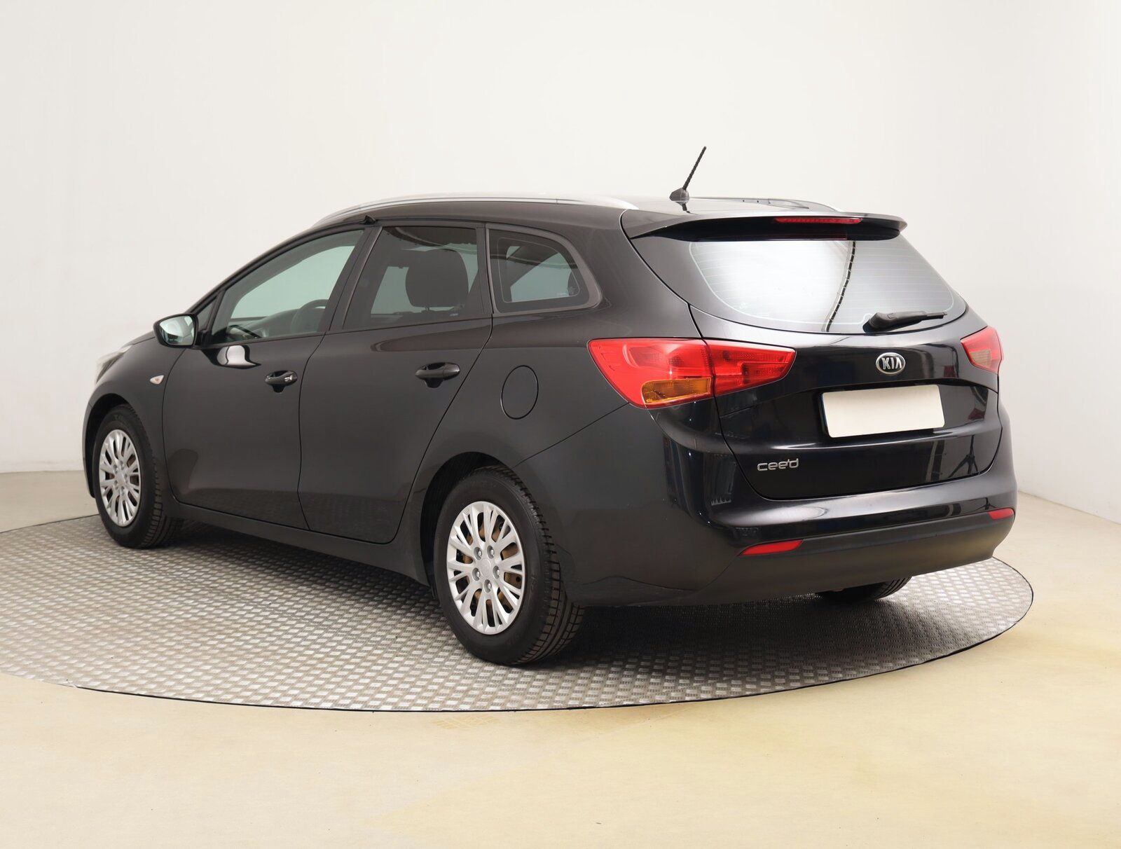 Kia Cee´d, 1.4 CVVT, Serv.kniha, Klima - fotka 4