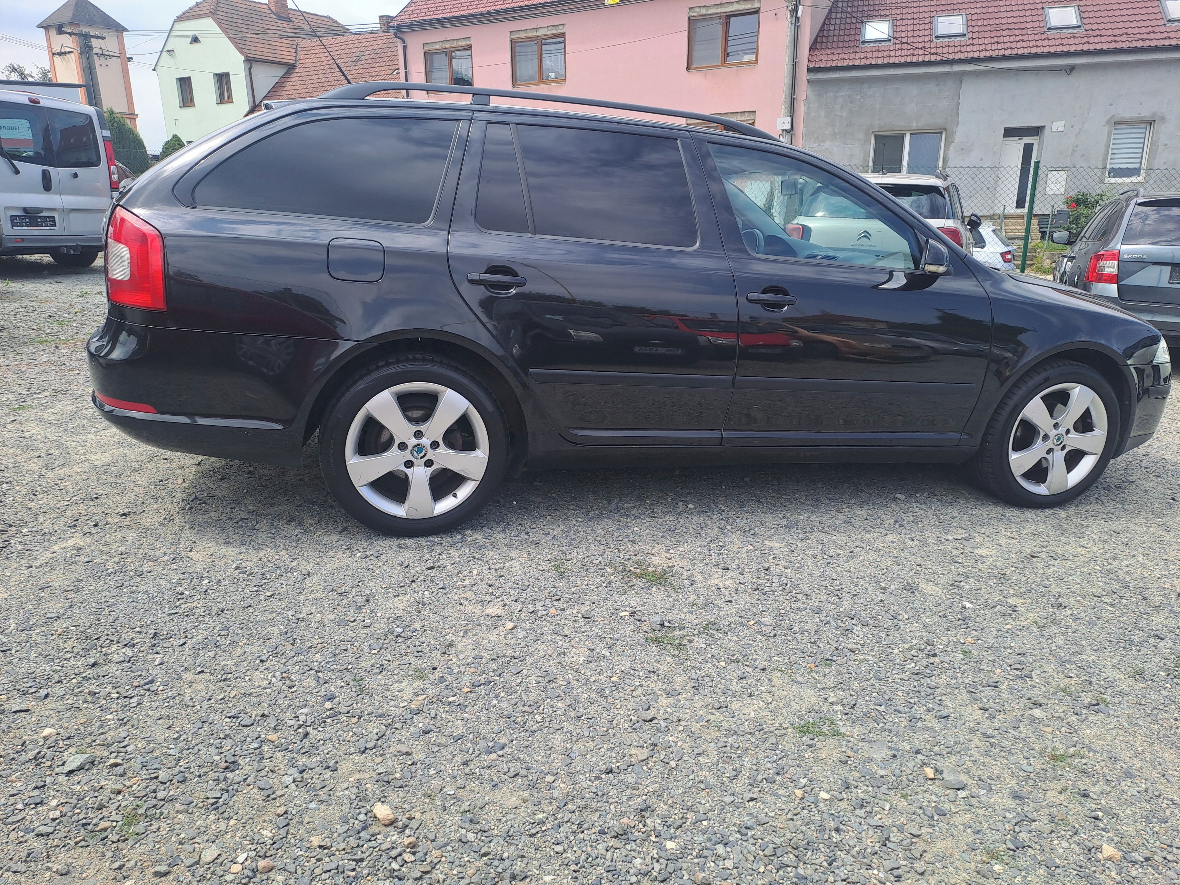 Škoda Octavia, 2,0TDI COMFORTLINE ELEGAN,DSG - fotka 6