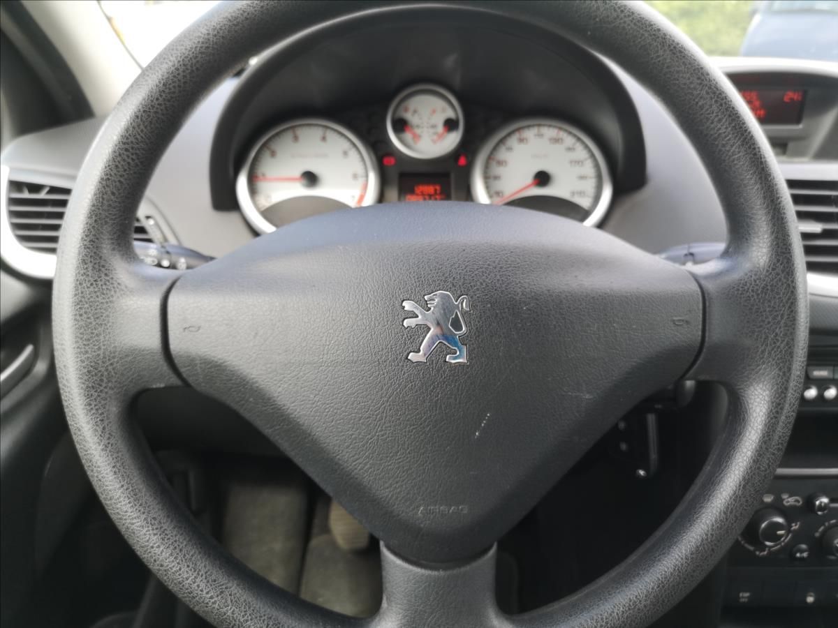 Peugeot 207, 1,4 8V  ENVY - fotka 5