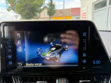 Auto 8