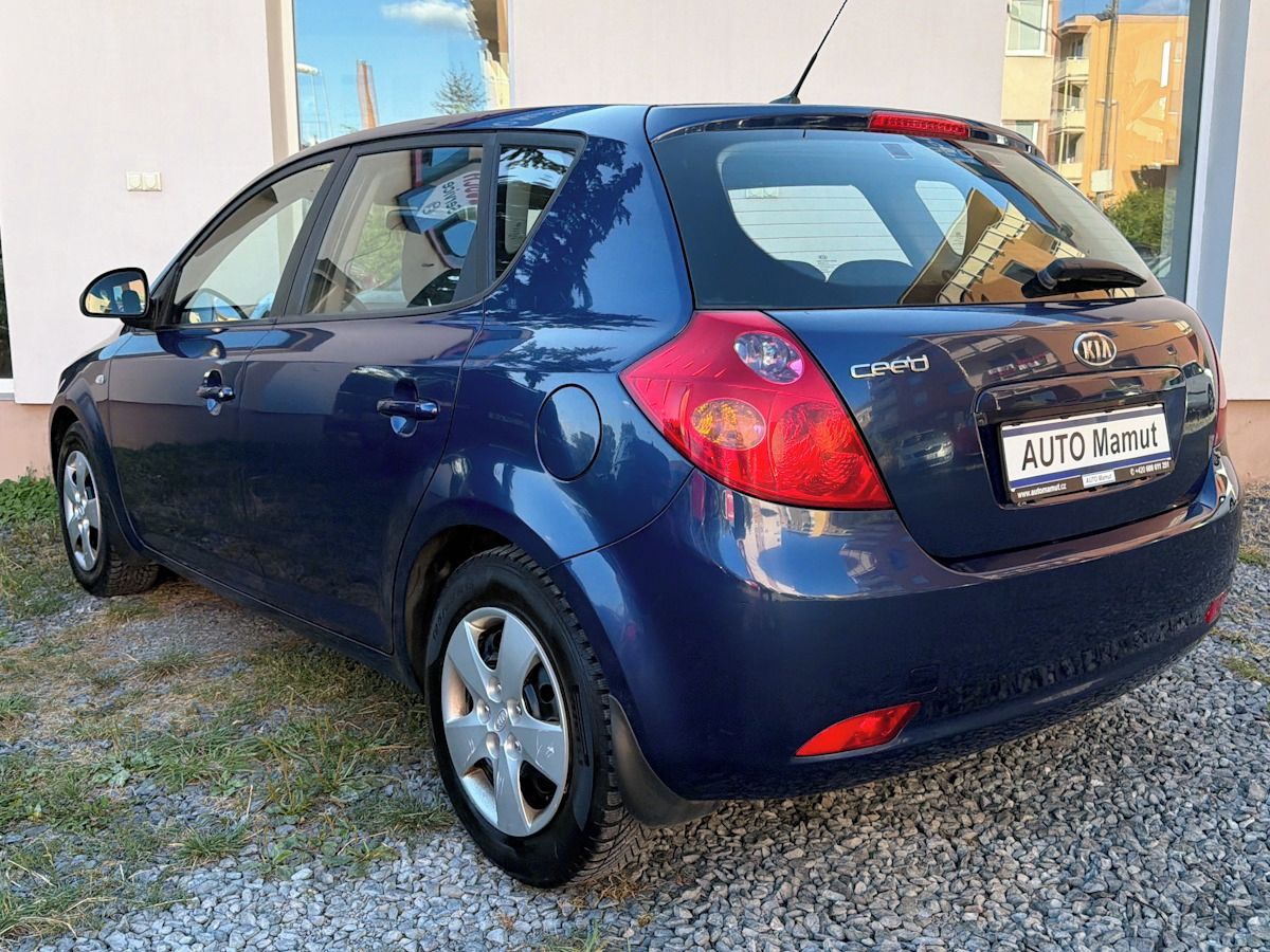 Kia Cee´d, 2.0i 105kW, po 1. maj v CZ - fotka 4