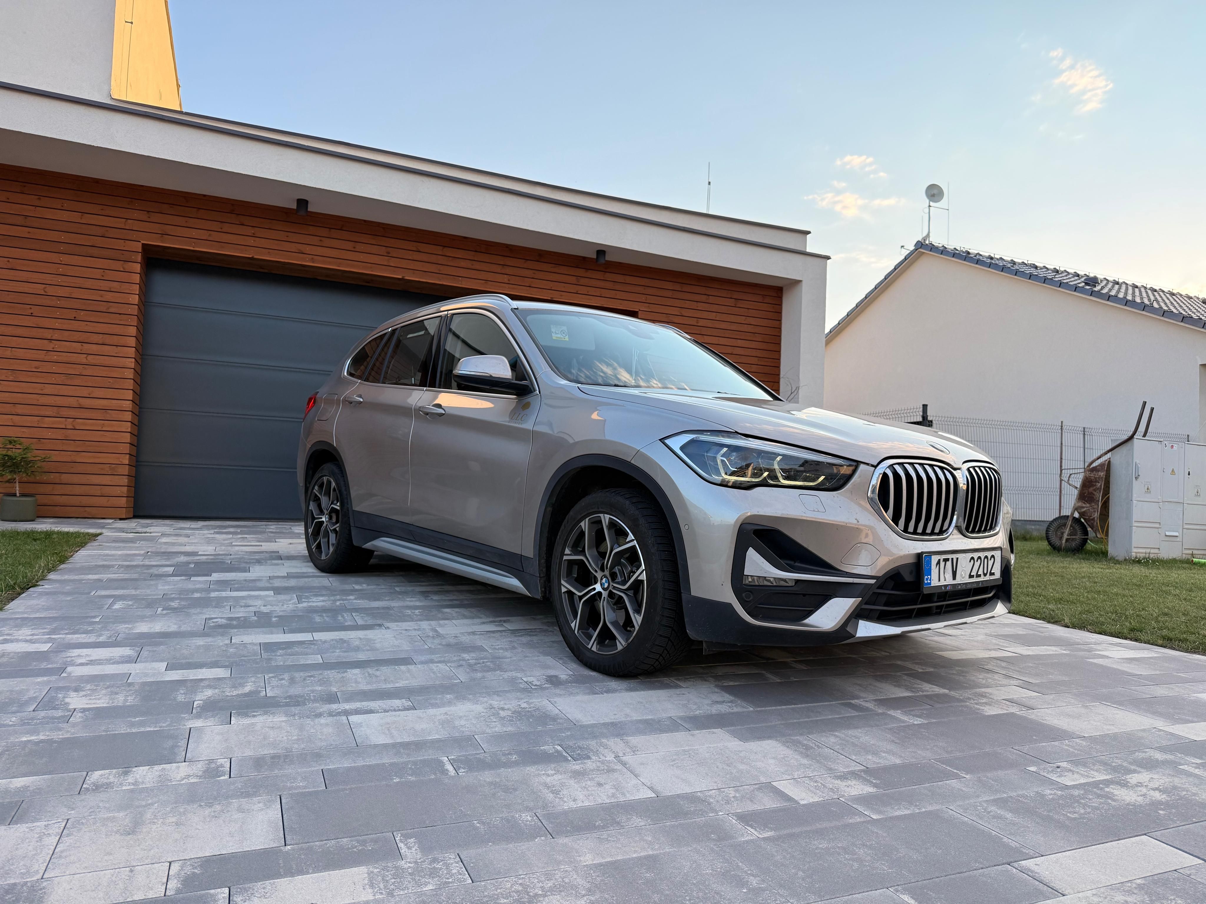 BMW iX1, BMW X1 - xDrive 20D - fotka 2