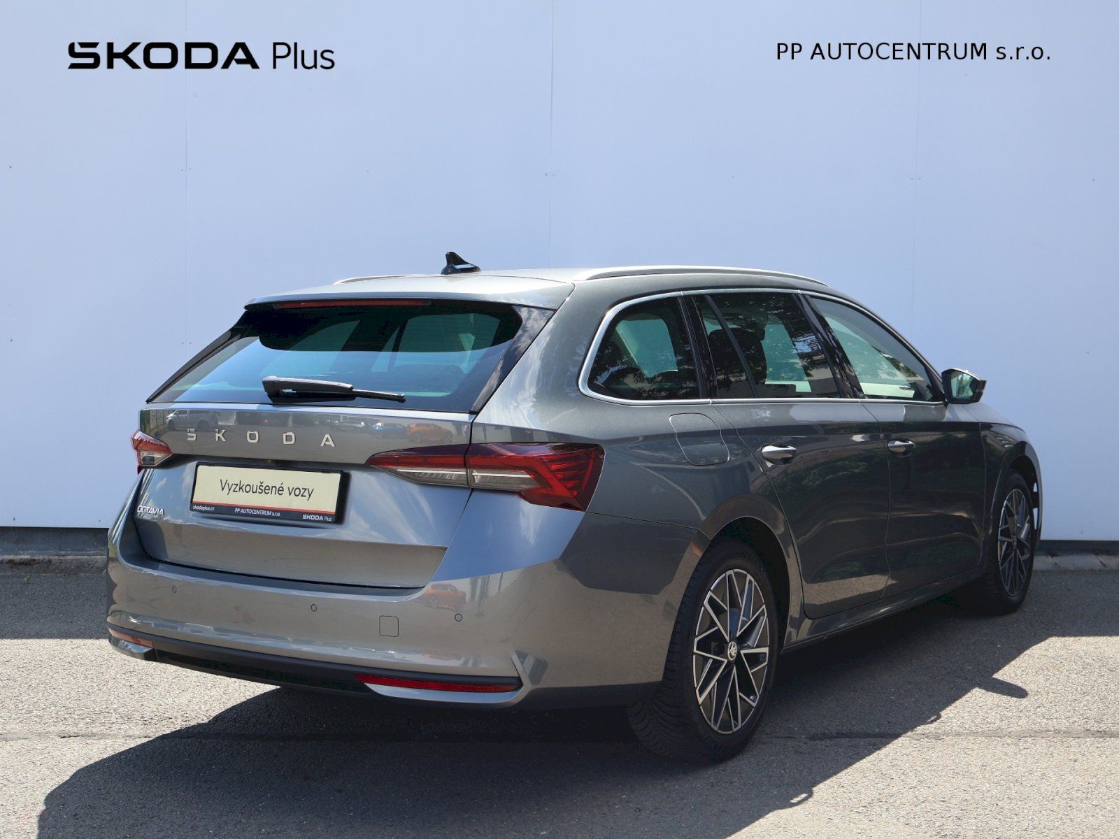 Škoda Octavia, Top Selection DSG 2.0TDI 110kW - fotka 2