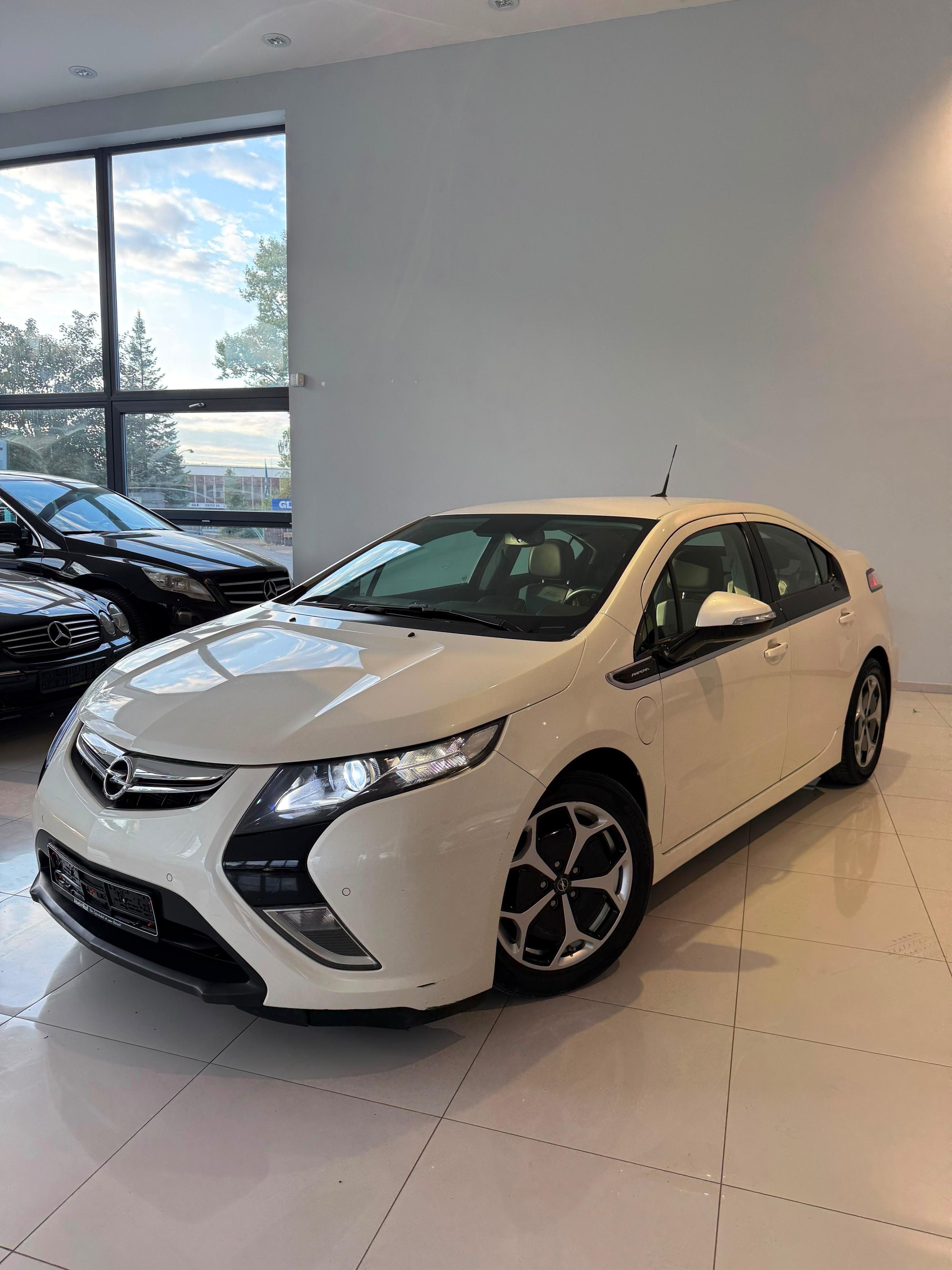 Opel Ampera, 1.4 HYBRID, 111 kW, TOP STAV