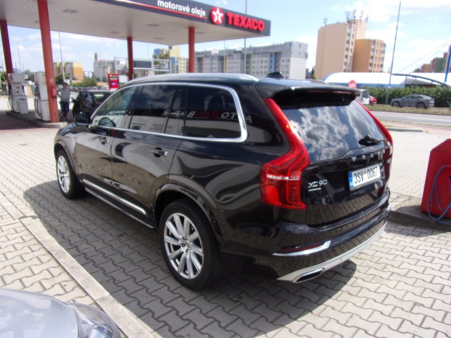 Volvo XC90, 2,0D 165kW D5 AWD - fotka 6