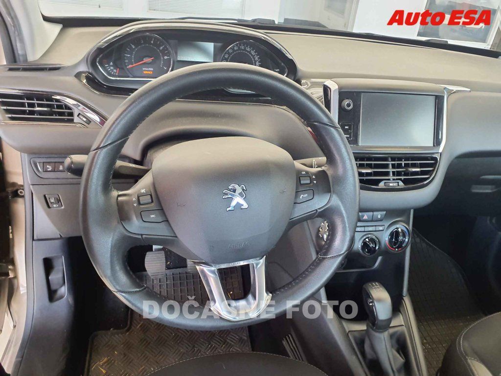 Peugeot 208, 1.2 PT - fotka 3