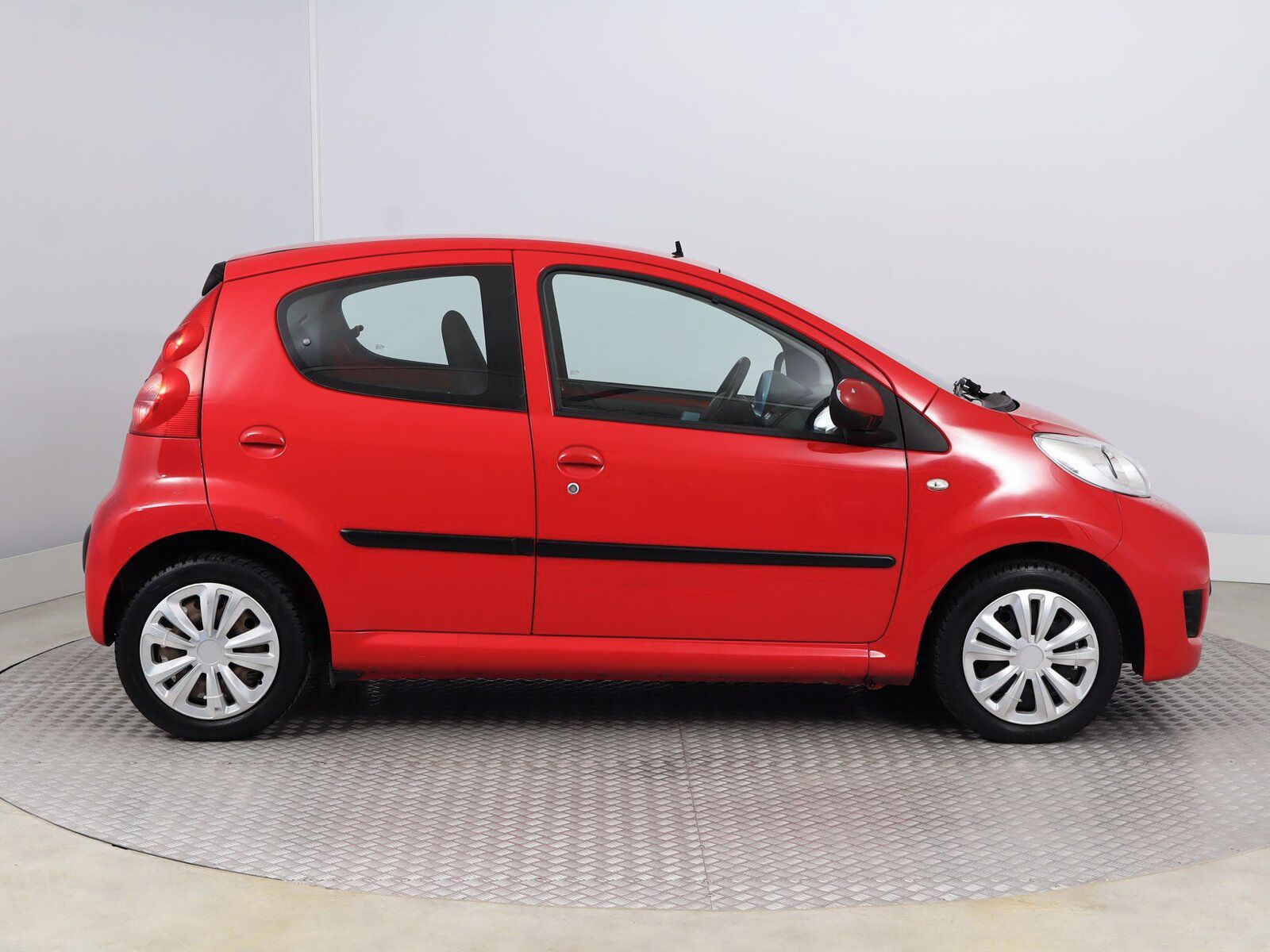 Peugeot 107, 1.0, zamluveno - fotka 6