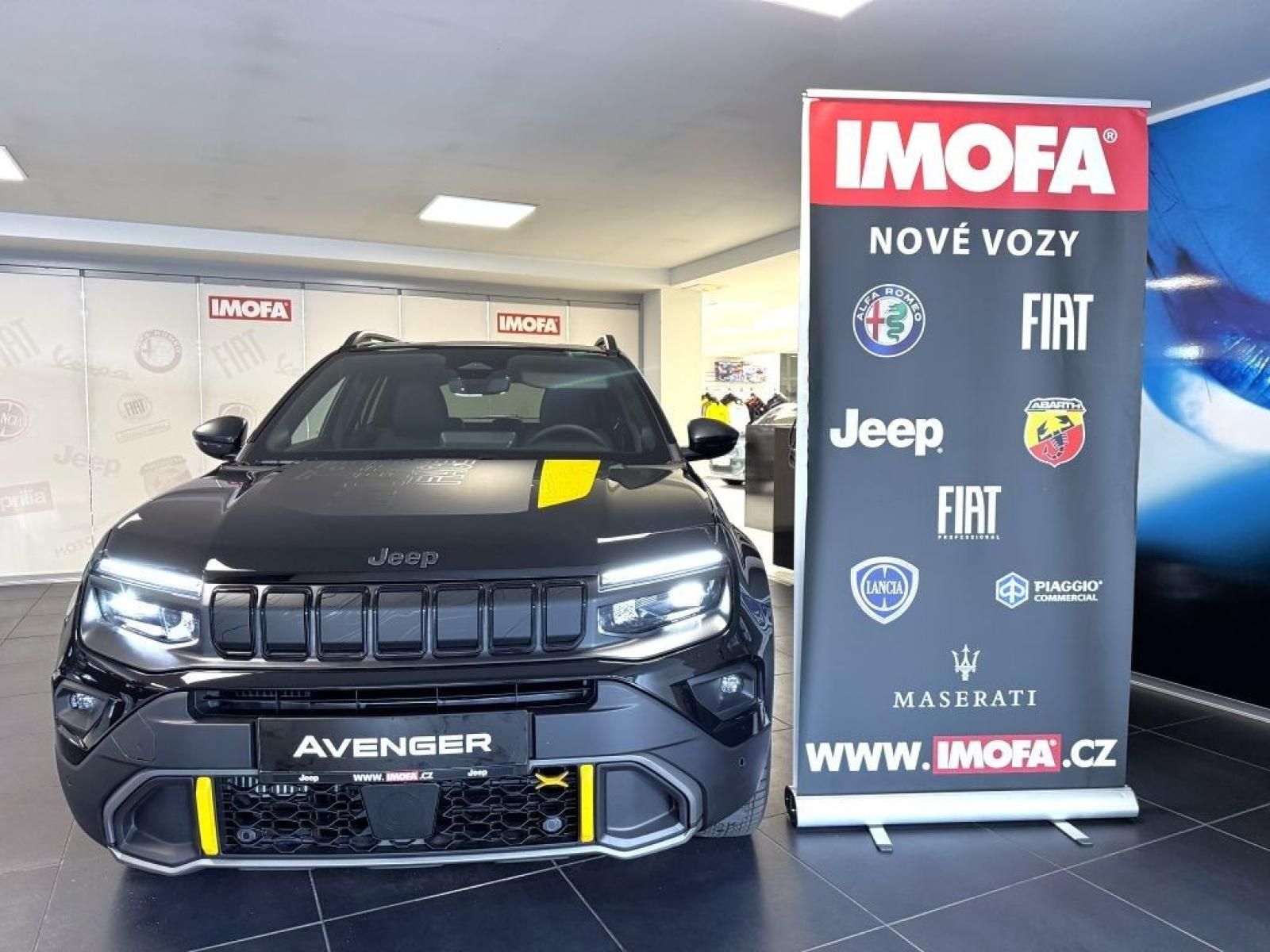 Jeep Avenger, 1.2 T e-hybrid AT 145k 4xe - fotka 2