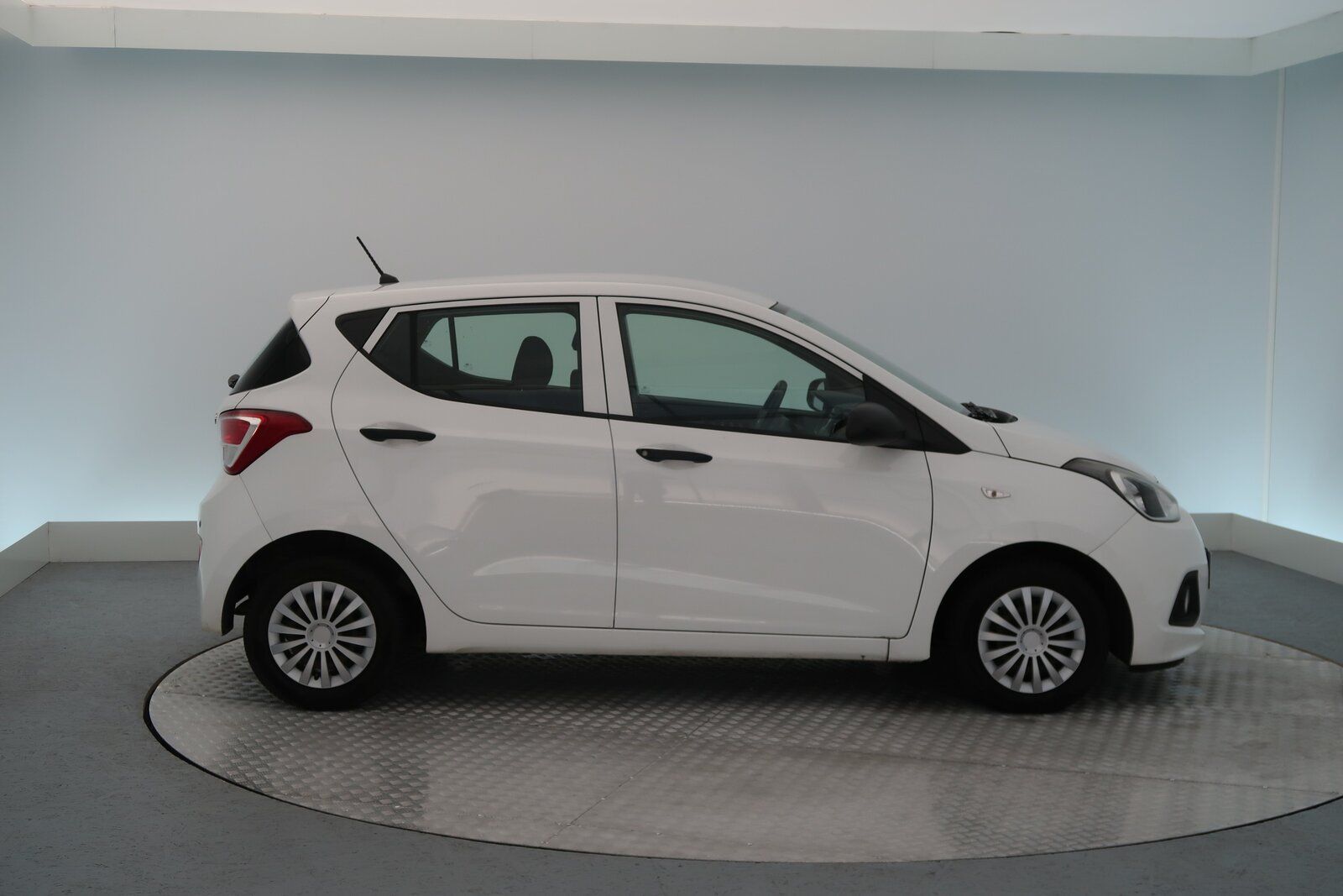Hyundai i10, 1.0, Automatická klima - fotka 6