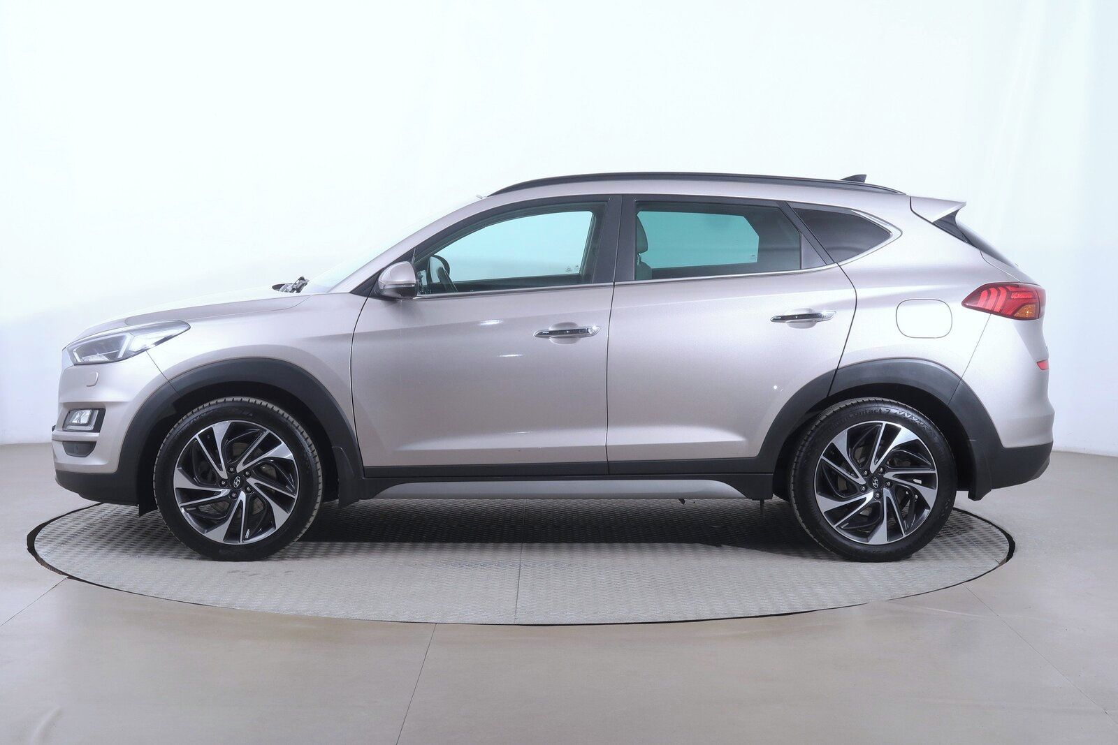 Hyundai Tucson, 1.6 CRDi, Automat, Serv.kniha - fotka 3