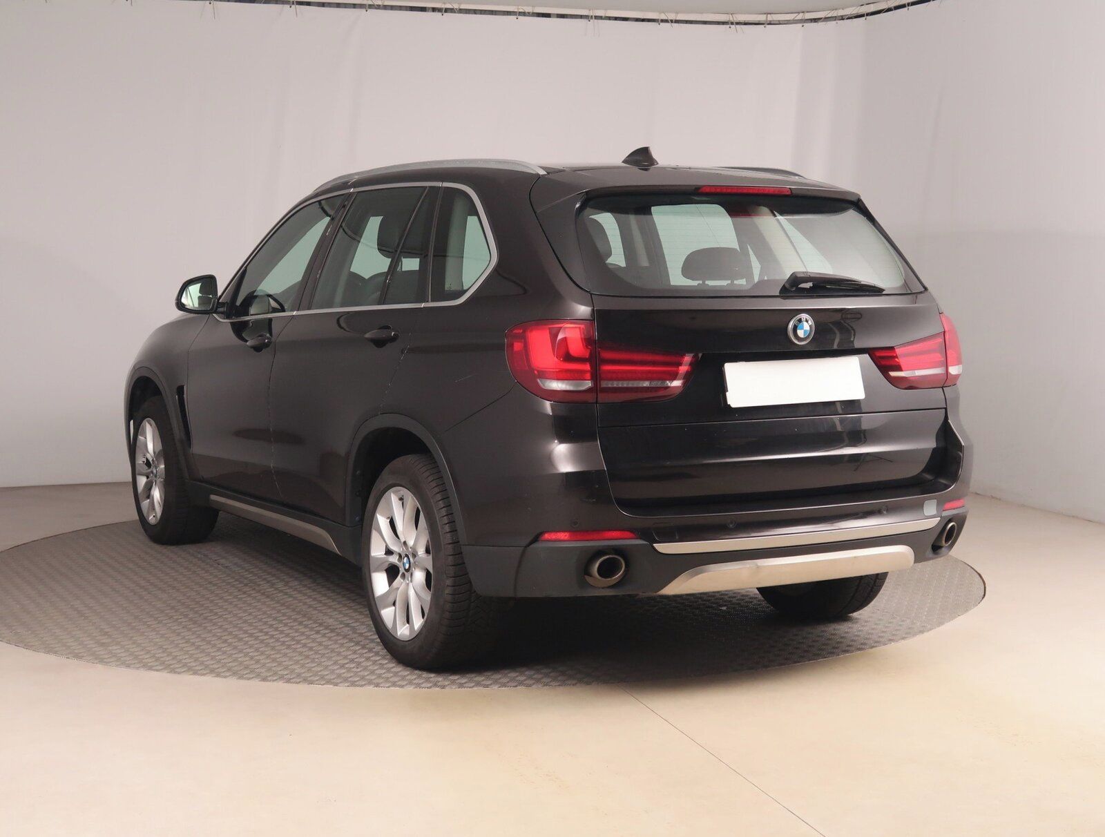 BMW X5, xDrive30d, xLine, 4X4 - fotka 4