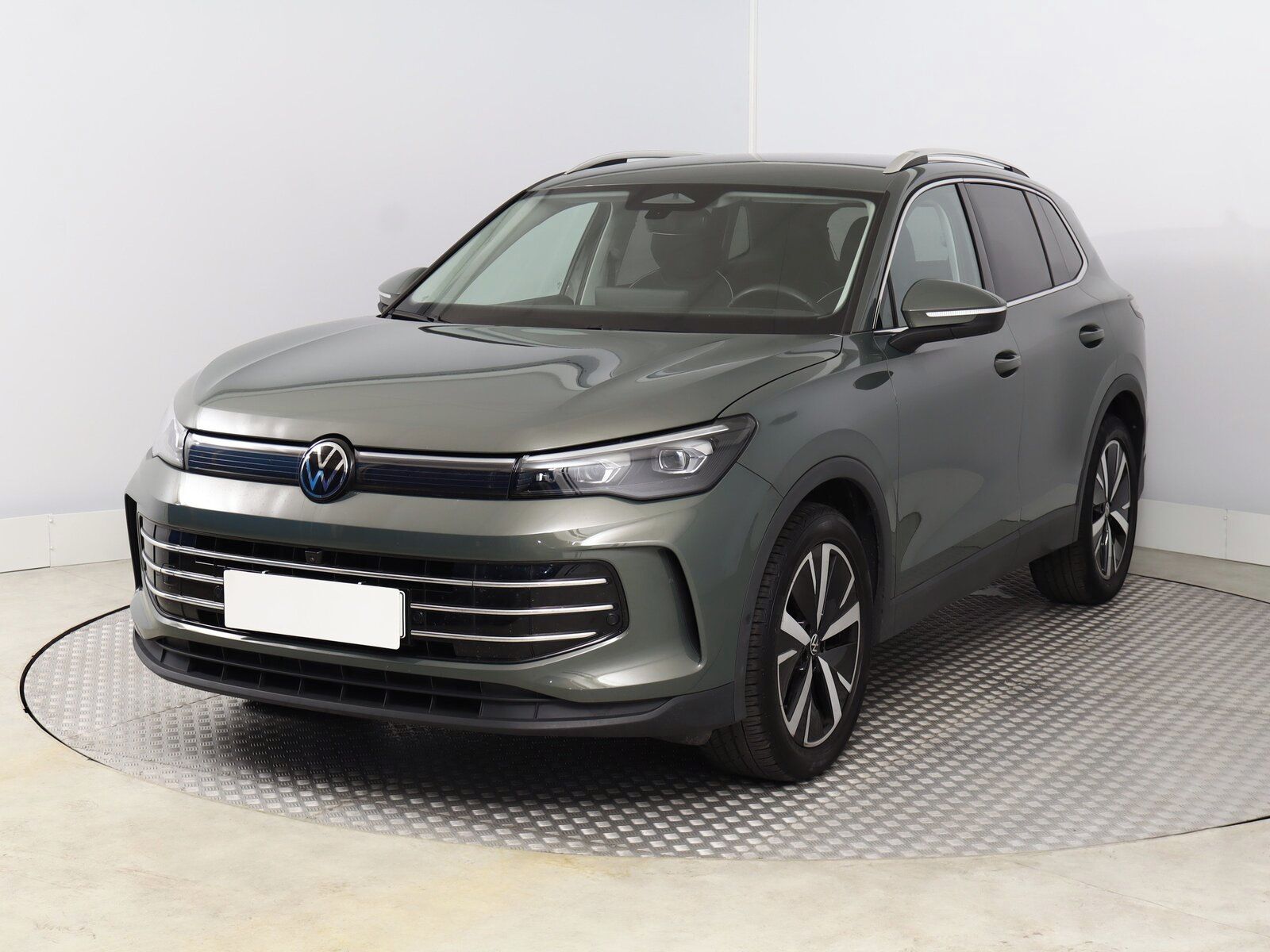 Volkswagen Tiguan, 1.5 eTSI, Elegance - fotka 2