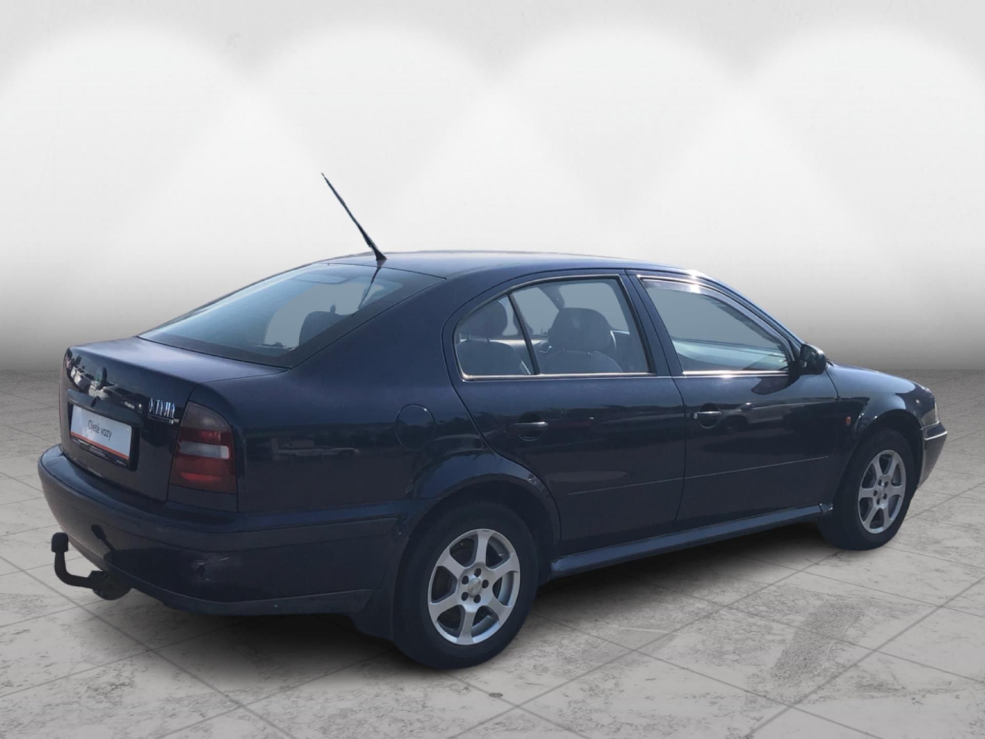 Škoda Octavia, 1.6 MPI - fotka 2