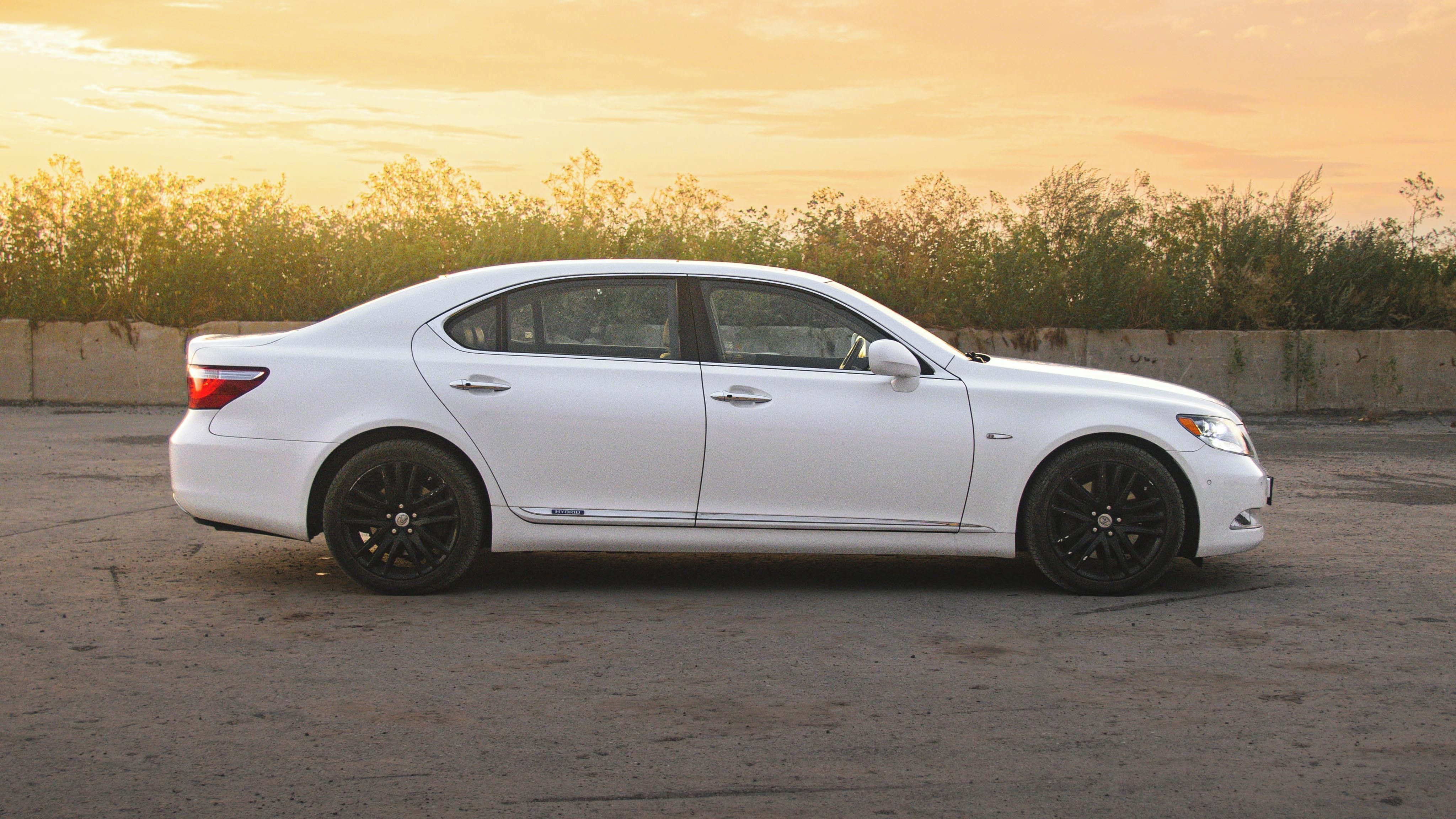 Lexus LS, 600HL Hybrid 5,0/290kW 4x4 ČR - fotka 4
