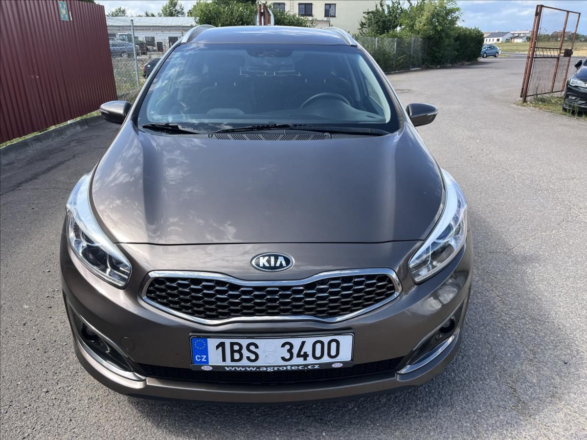 Kia Cee´d, 1,6 CRDi ČR KLIMA KAMERA NAVI - fotka 2