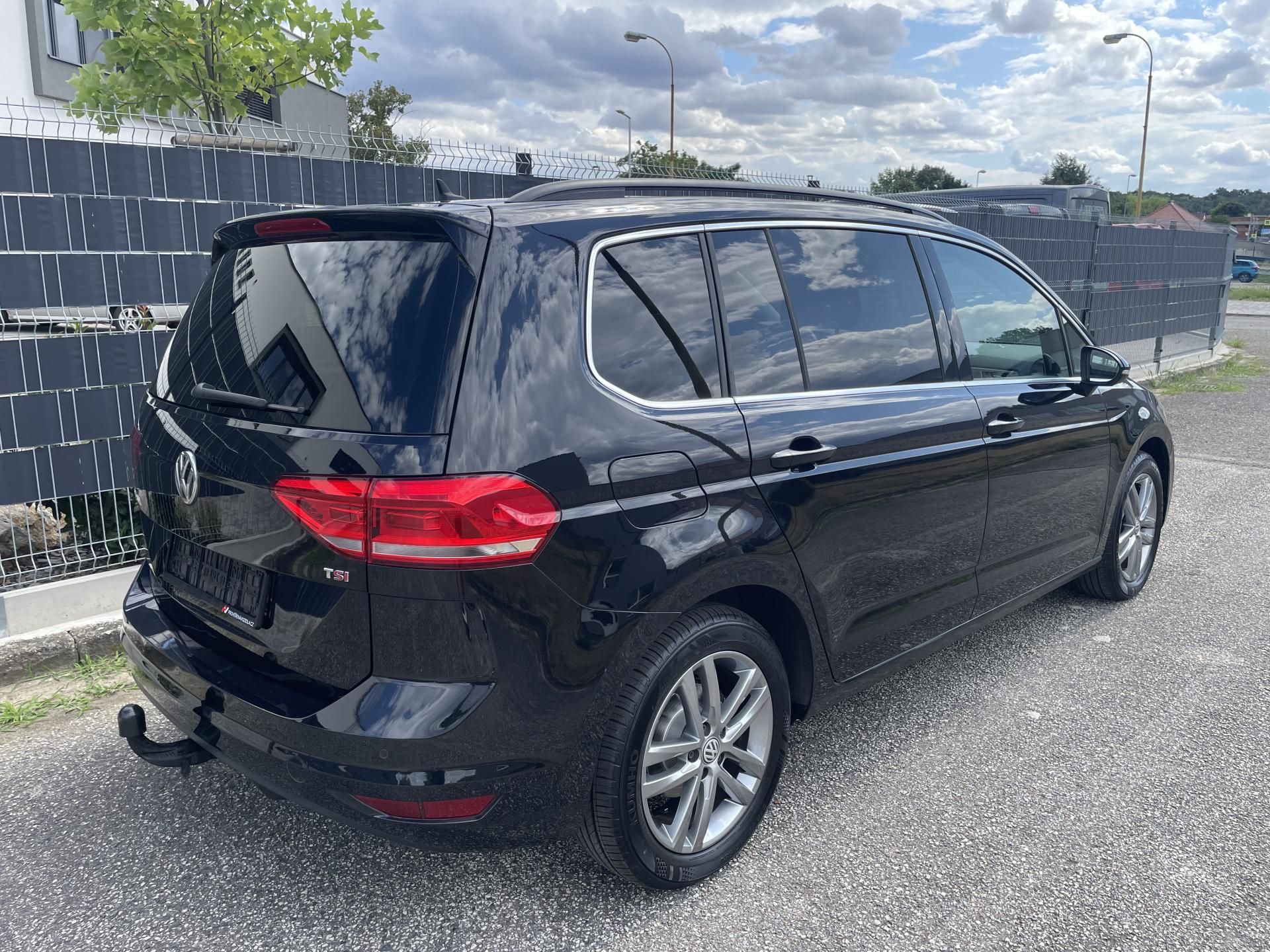 Volkswagen Touran, 1.4 TSI 110kW 7 MÍST - fotka 4