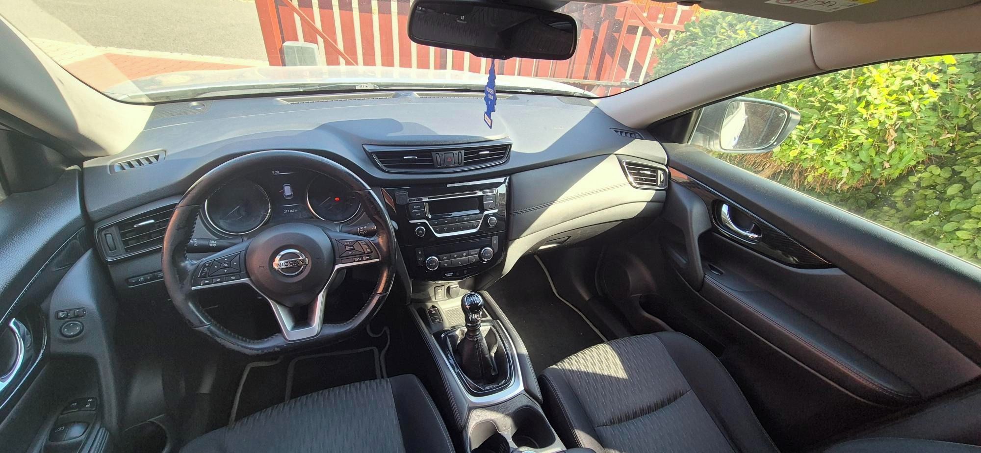 Nissan X-Trail, NISSAN X-TRAIL T32 2.0 dCi 4×4 - fotka 4