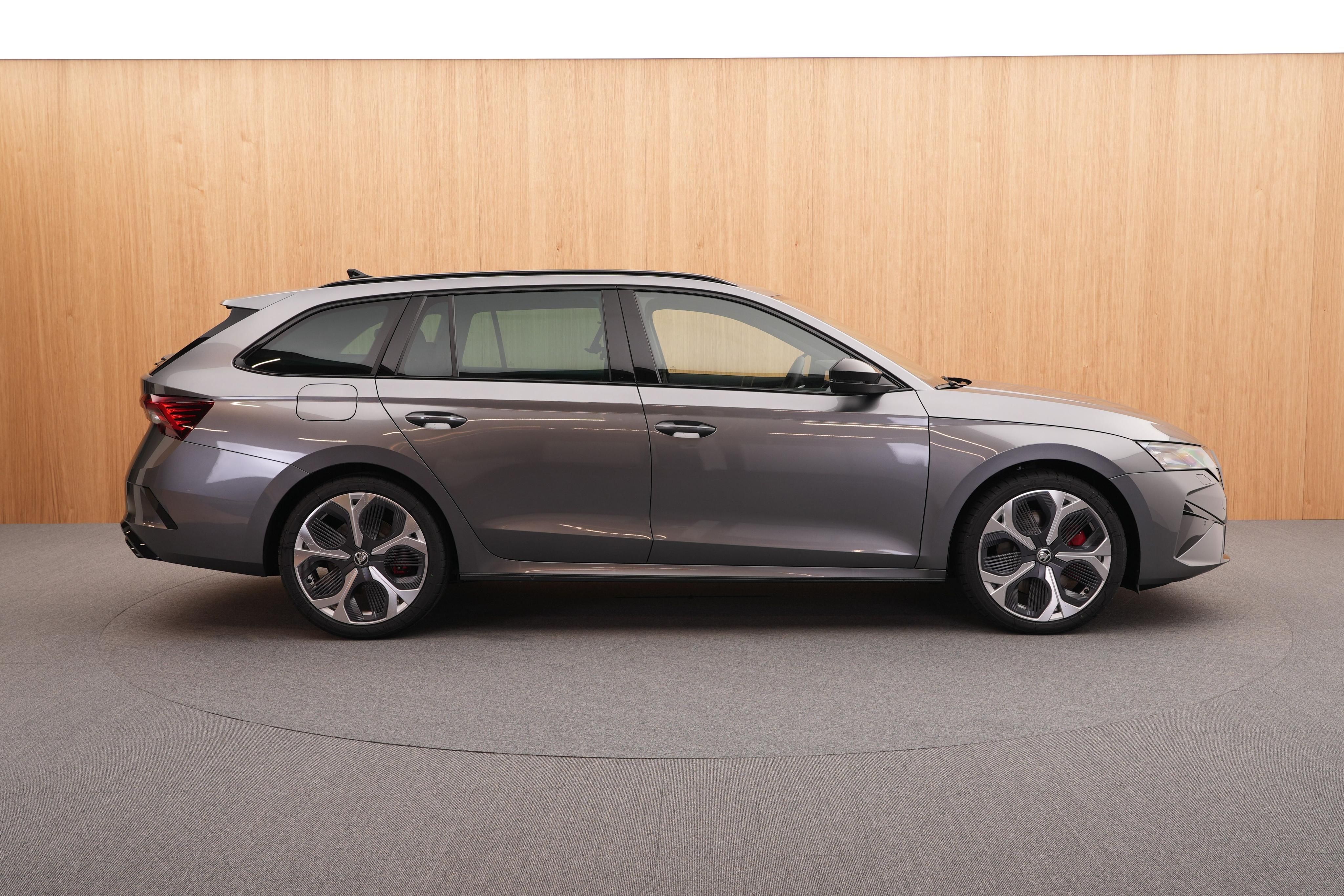 Škoda Octavia, RS 2.0 TSI DSG - fotka 5