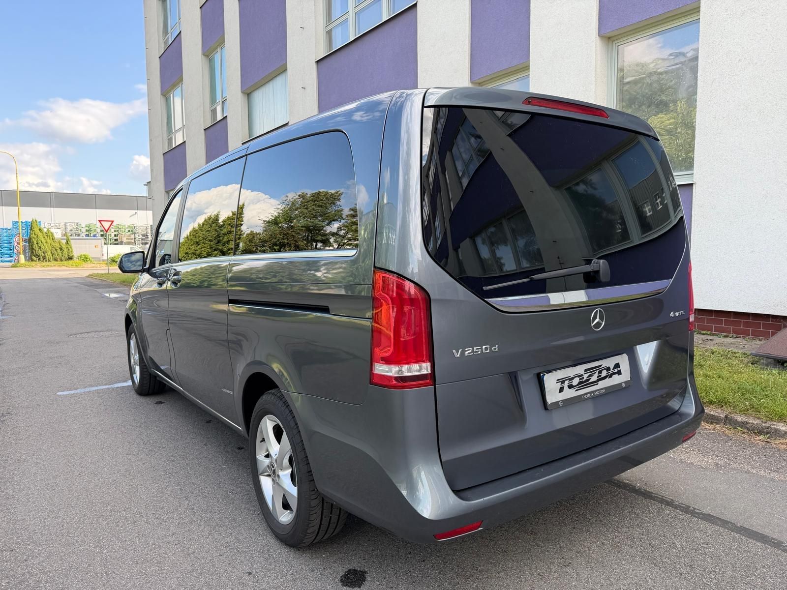 Mercedes-Benz Třídy V, 250 D Avantgarde L 4matic - fotka 3