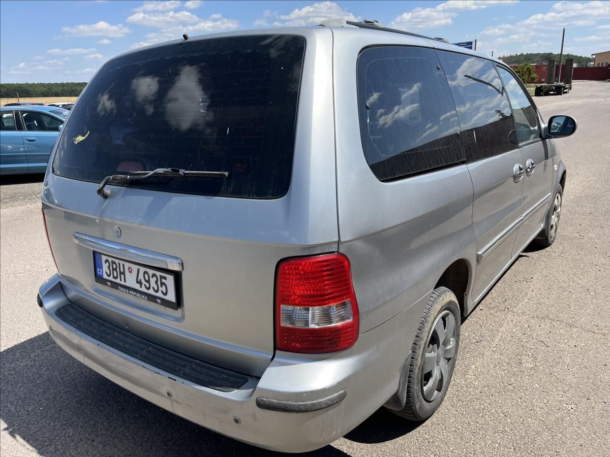 Kia Carnival, 2,9 CRDi 6.MÍST STK 5/2028 - fotka 6