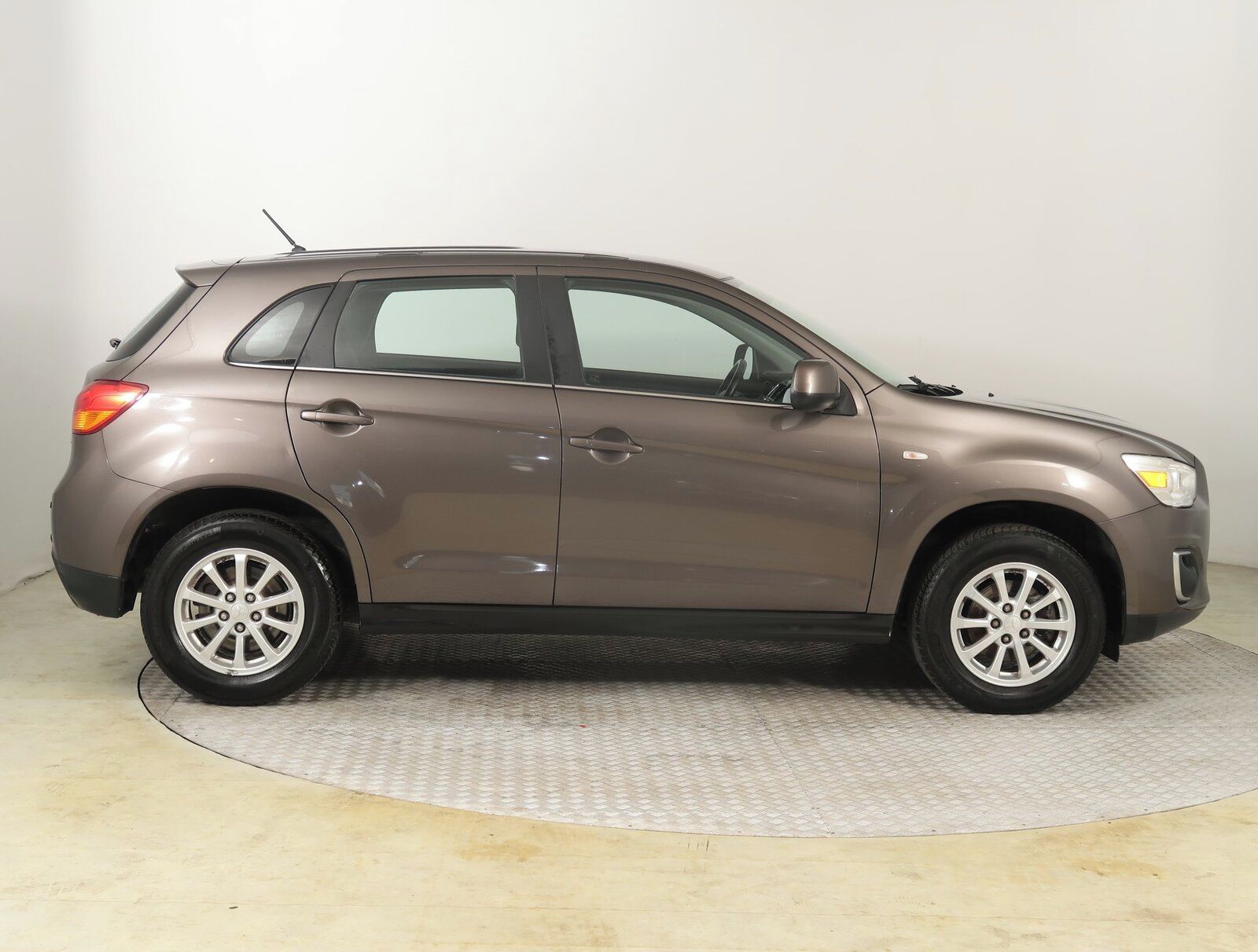 Mitsubishi ASX, 1.8 DI-D MIVEC, 4X4 - fotka 6