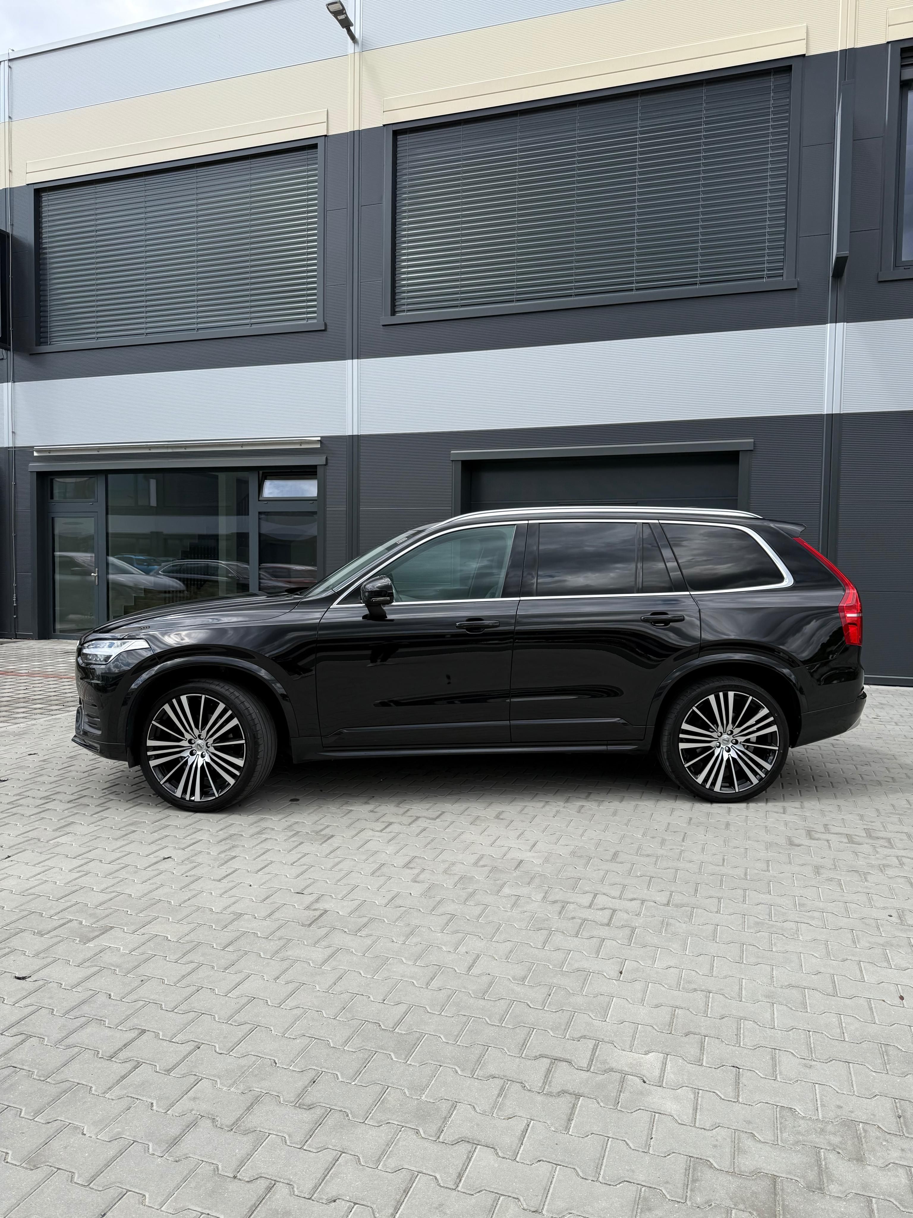 Volvo XC90 - fotka 2