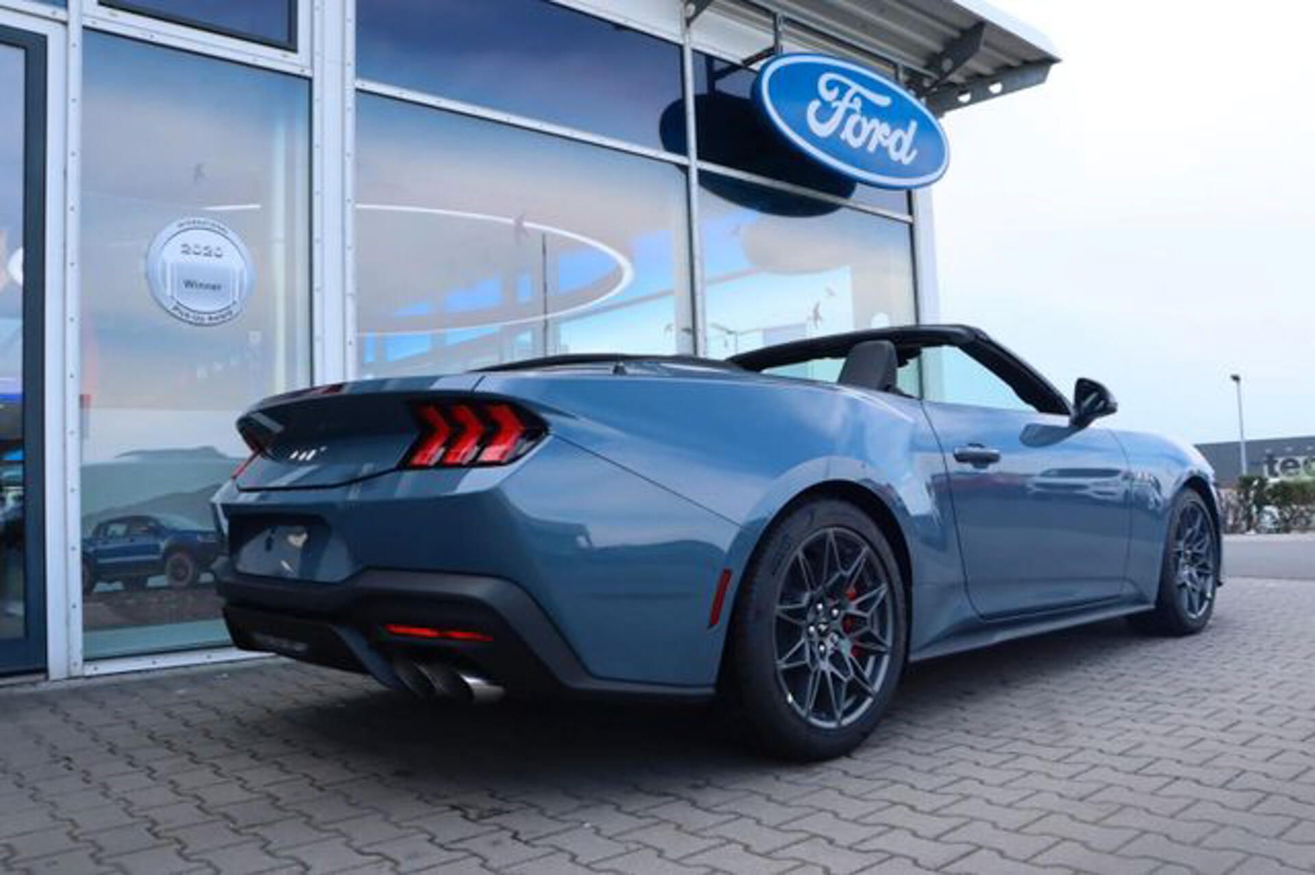 Ford Mustang, 5.0 Convertible MagneRide - fotka 6