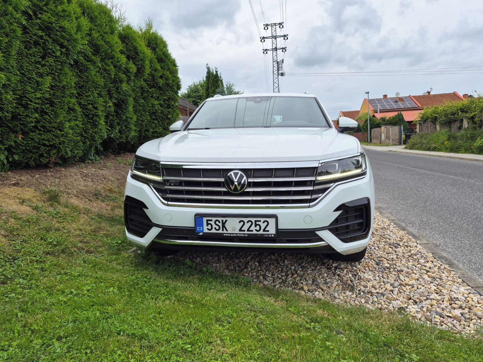 Volkswagen Touareg, 3.0TDI R-Line, 210kw 4x4, taž. - fotka 2