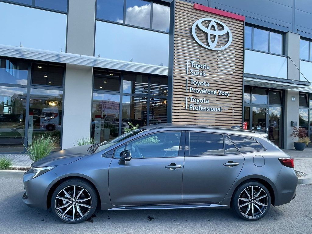 Toyota Corolla, 2.0 Hybrid automat GR SPORT - fotka 4