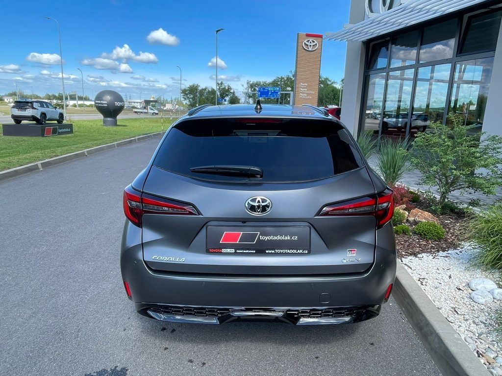 Toyota Corolla, 2.0 Hybrid automat GR SPORT - fotka 6