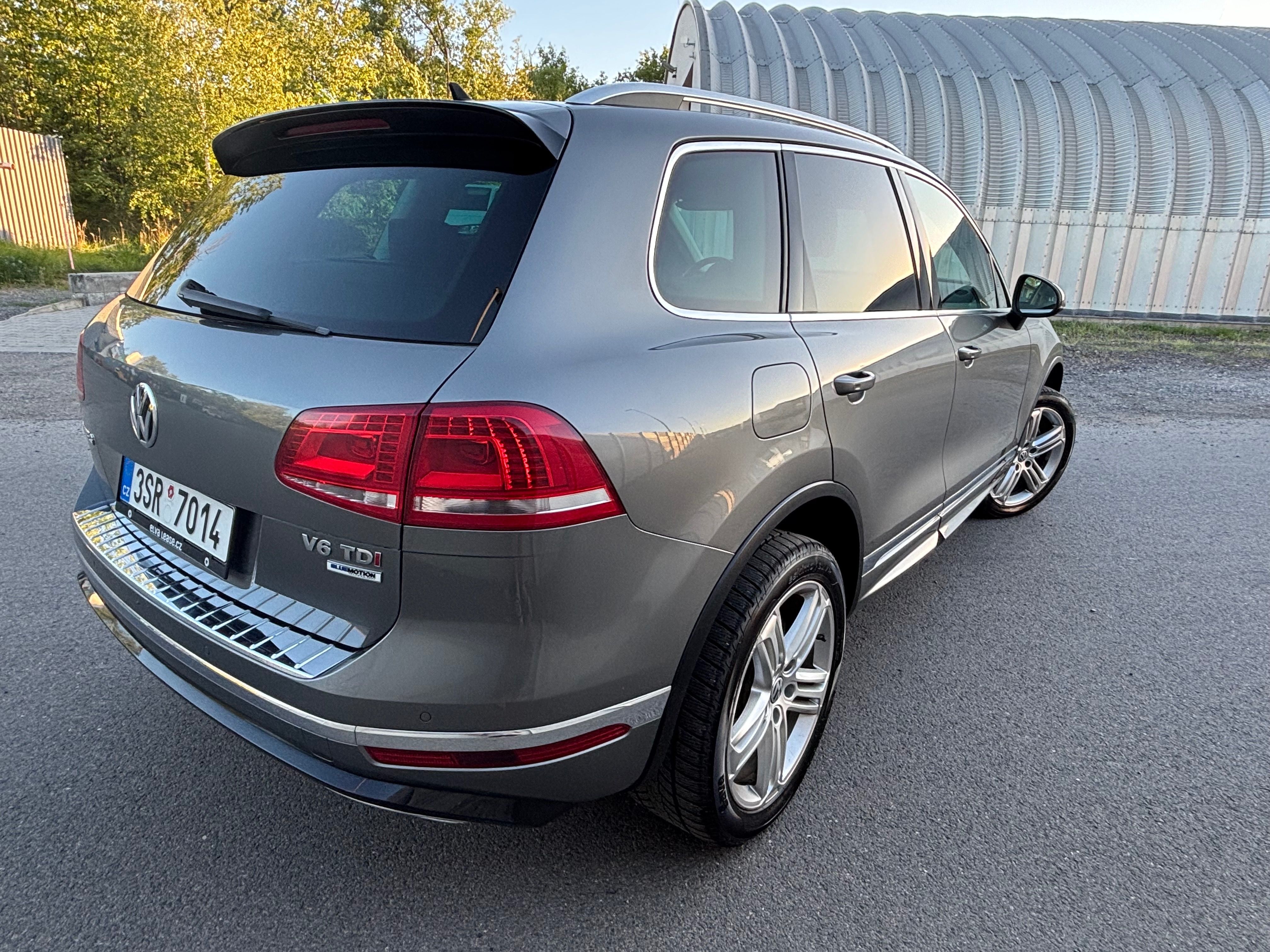 Volkswagen Touareg, R-line 3.0TDI 193KW MĚCHY DPH - fotka 4