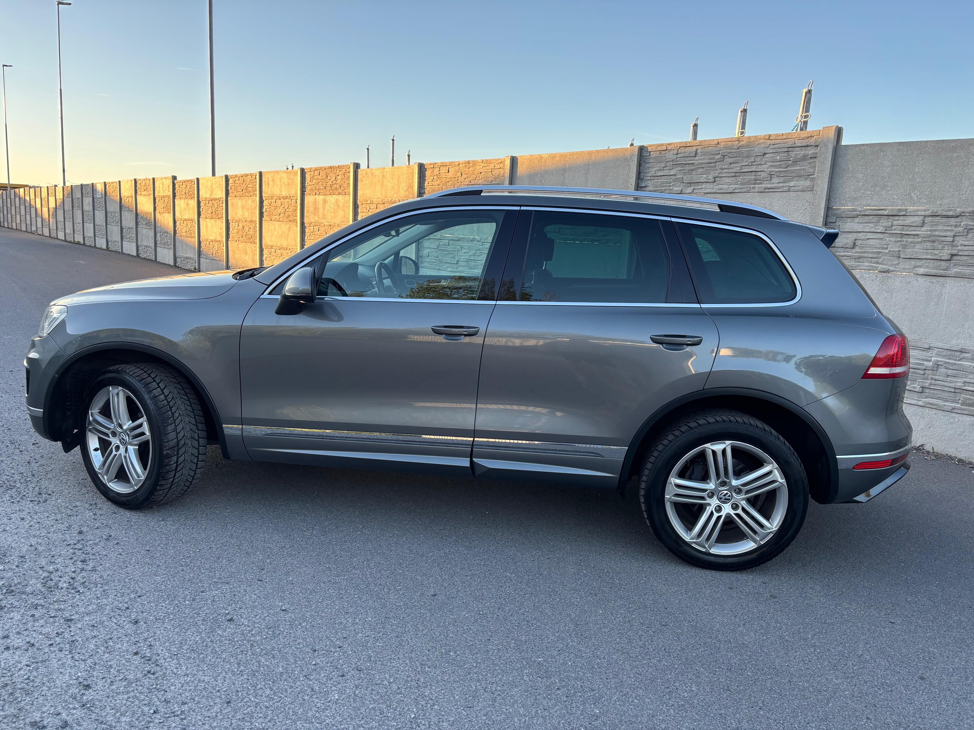Volkswagen Touareg, R-line 3.0TDI 193KW MĚCHY DPH - fotka 2